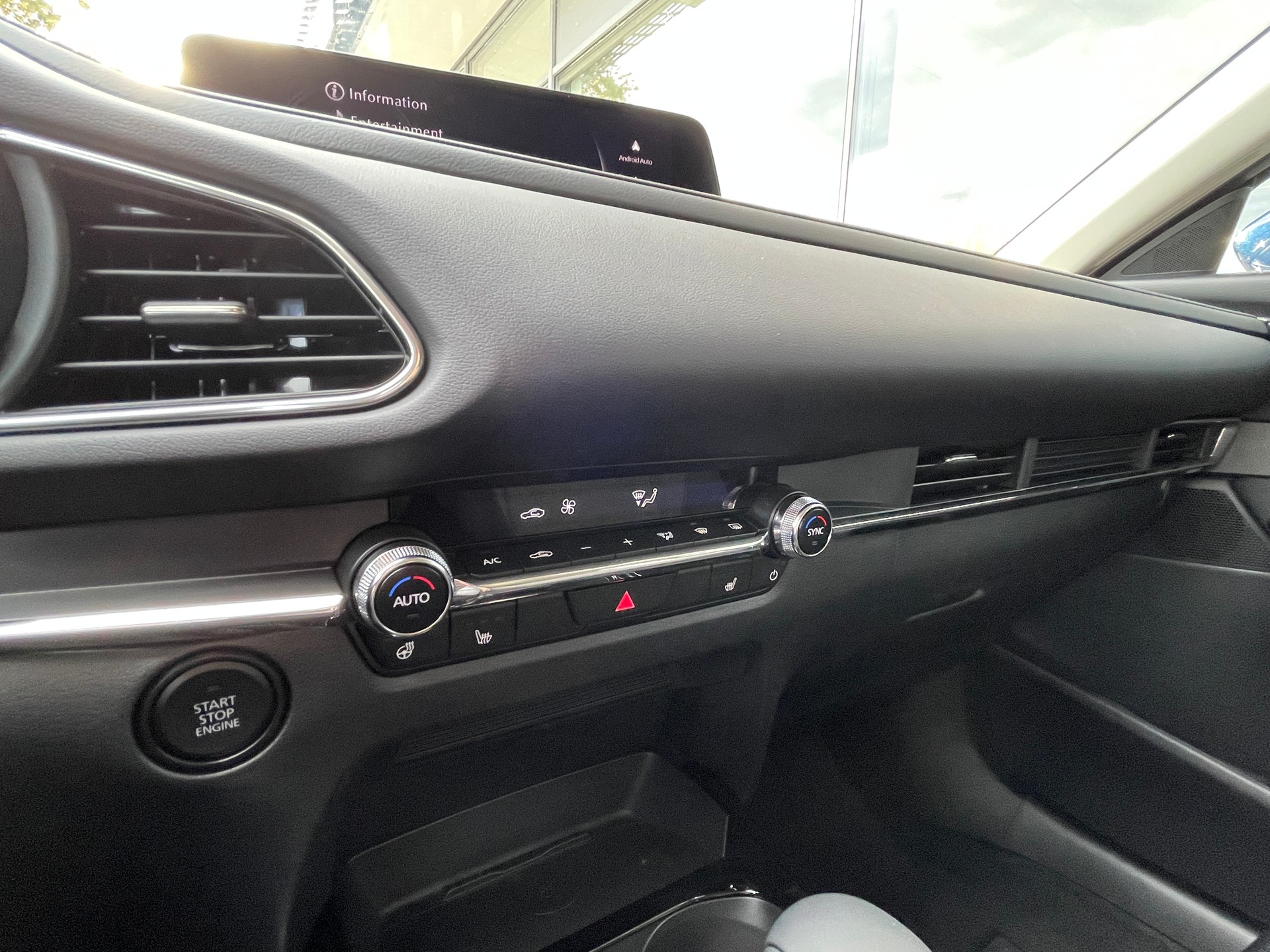 MAZDA CX-30 SKYACTIV-X 186 M Hybrid Centre Line AWD AT-image-11