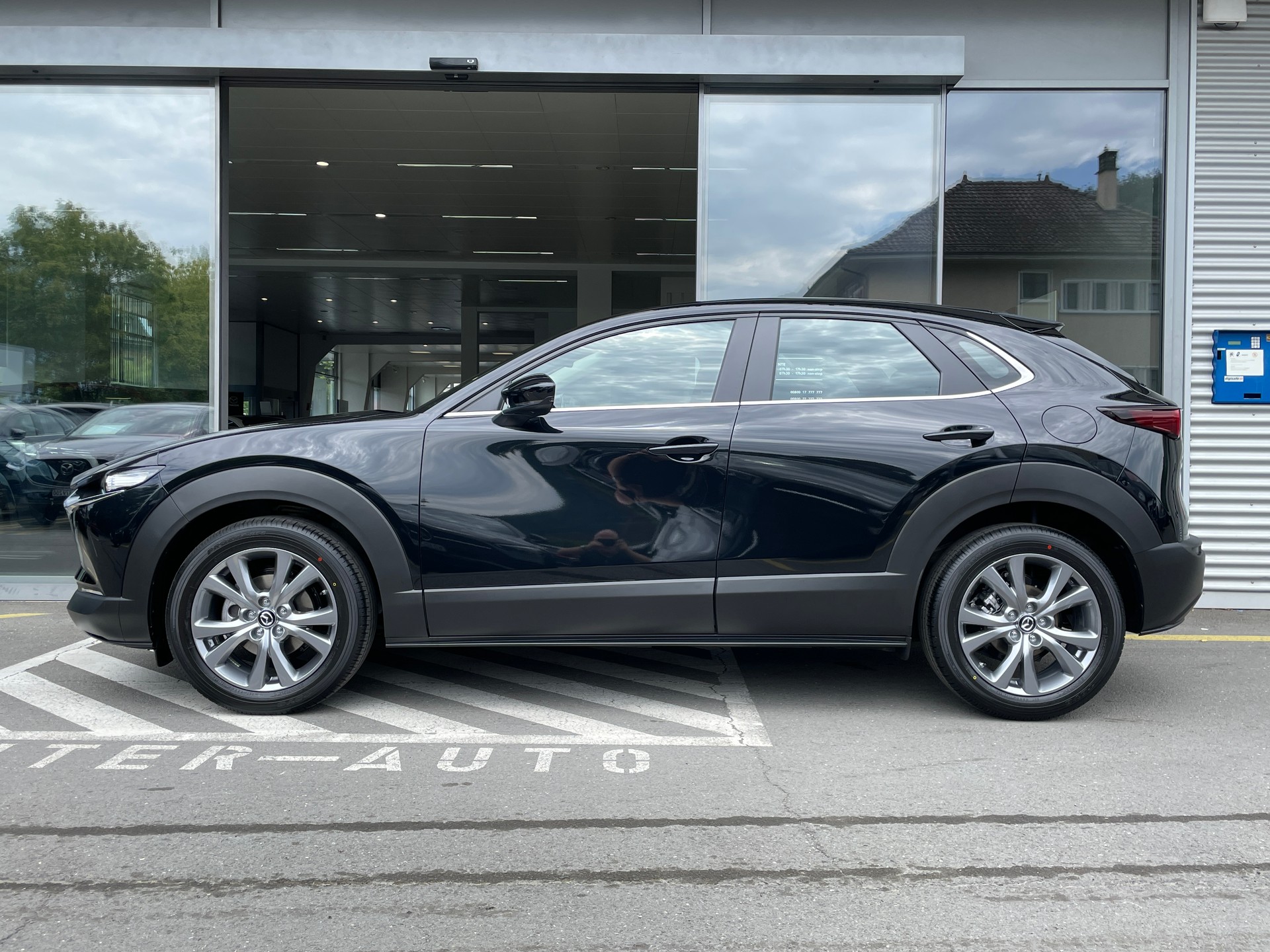 MAZDA CX-30 SKYACTIV-X 186 M Hybrid Centre Line AWD AT-image-2