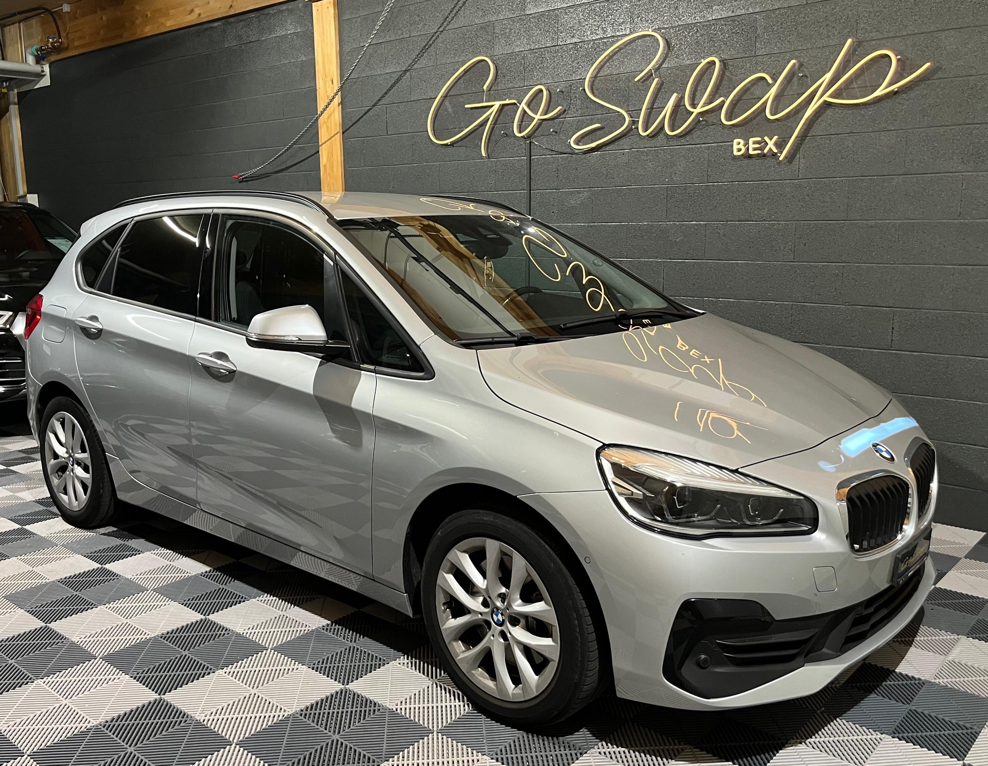 BMW 225xe iPerformance Active Tourer Steptronic-image-0