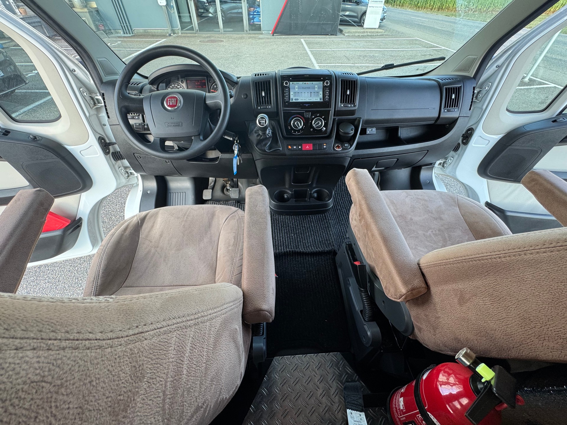 CARADO Capron A 461 Fiat Ducato - Stockbett Kajüte - 6 Personen - TV Sat - Rückfahrkamera - Klima-image-7