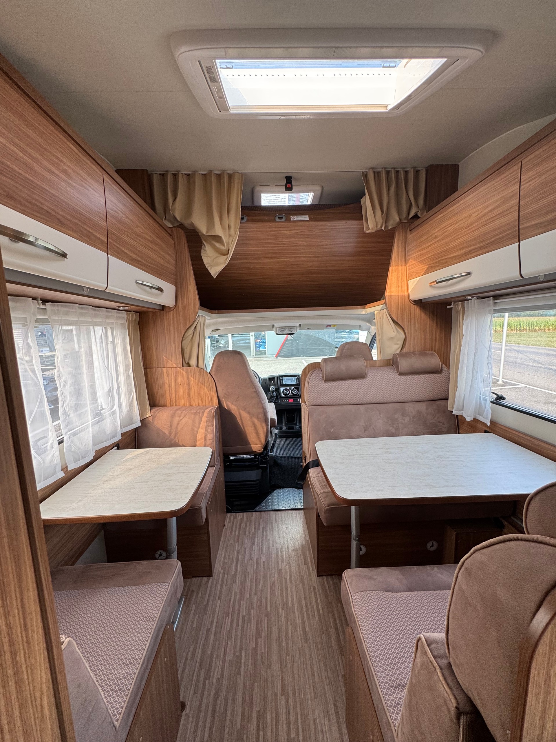 CARADO Capron A 461 Fiat Ducato - Stockbett Kajüte - 6 Personen - TV Sat - Rückfahrkamera - Klima-image-12