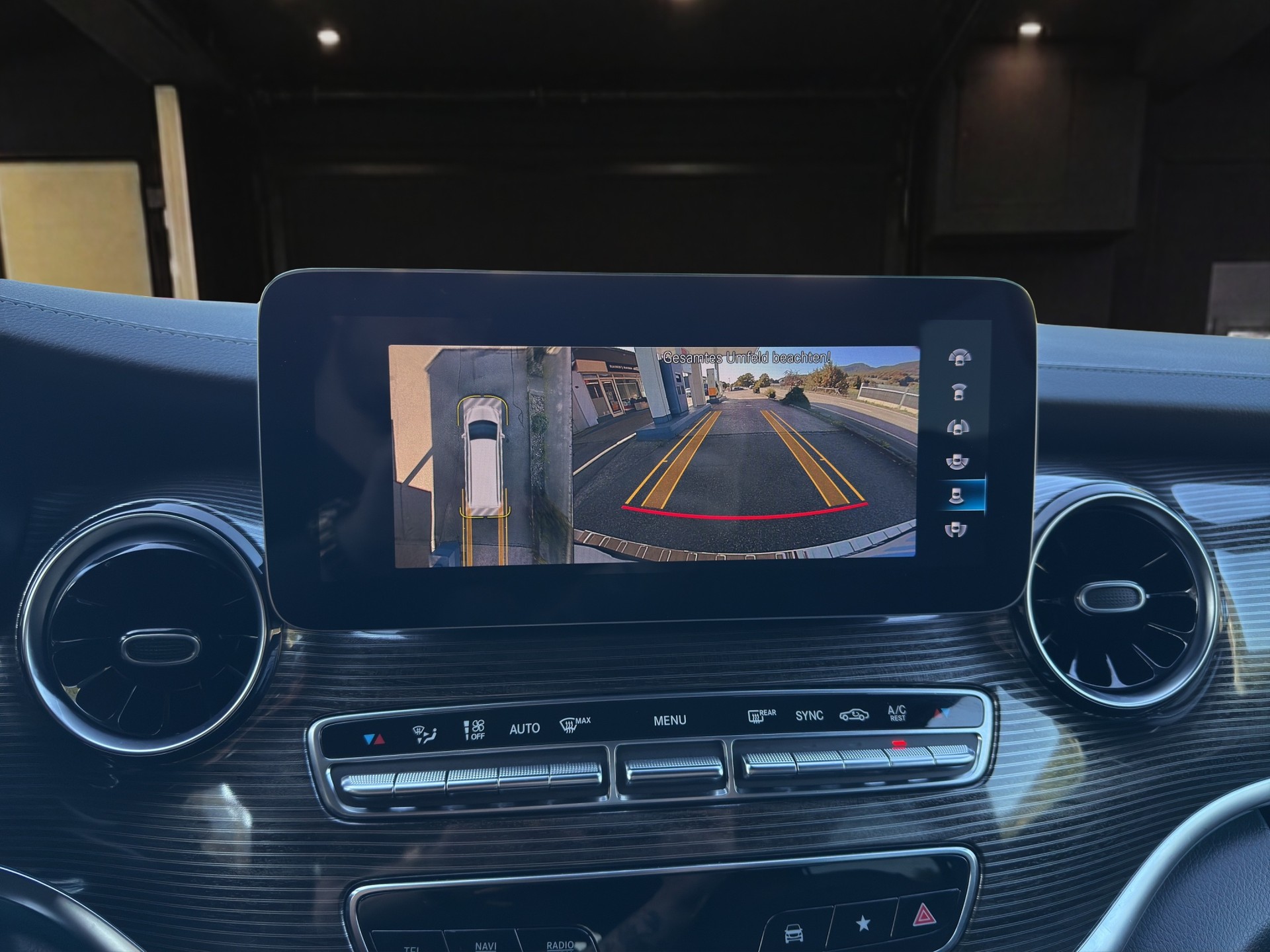 MERCEDES-BENZ V 300 d extralang Avantgarde 4Matic 9G-Tronic-image-16