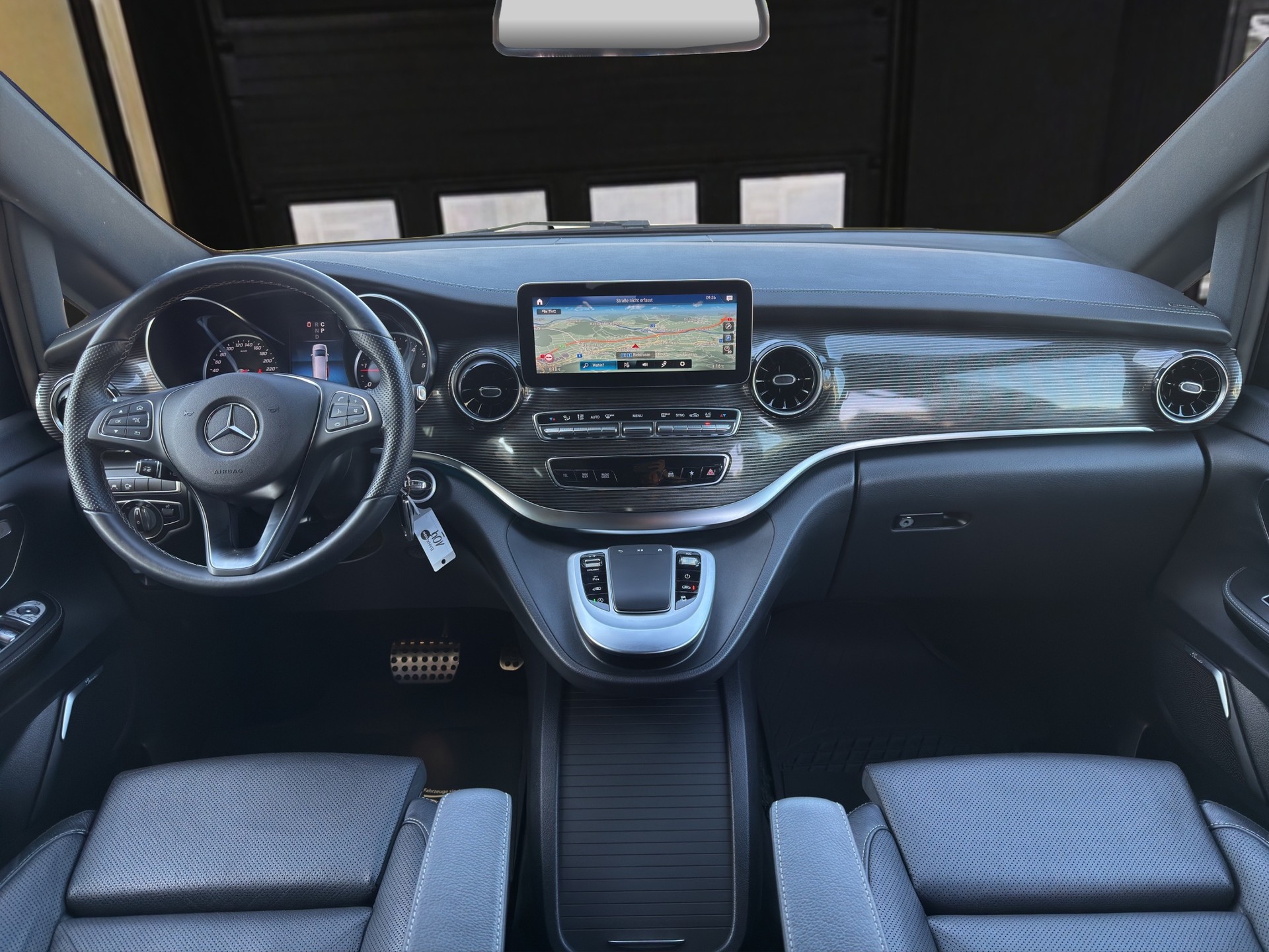 MERCEDES-BENZ V 300 d extralang Avantgarde 4Matic 9G-Tronic-image-10