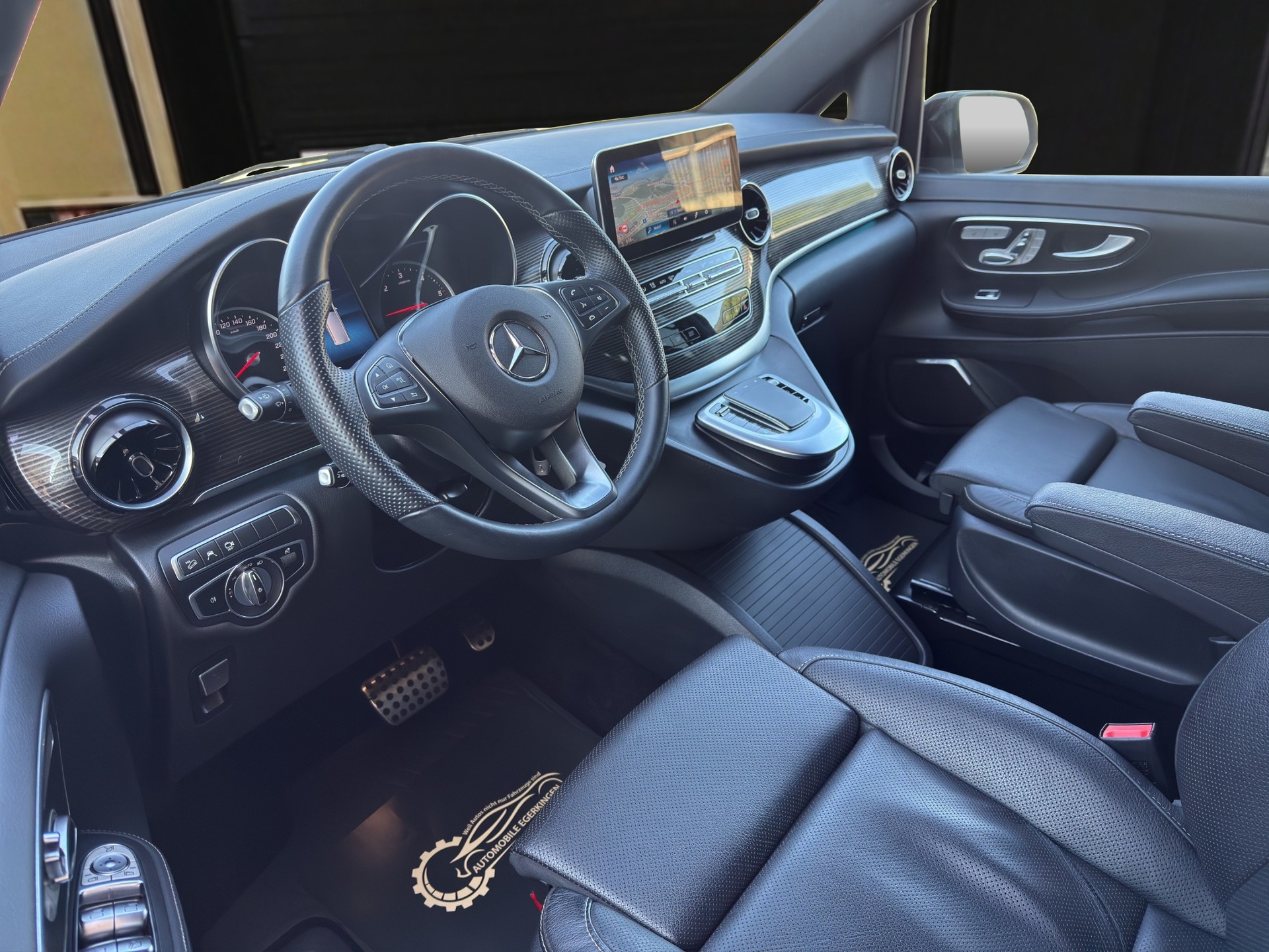 MERCEDES-BENZ V 300 d extralang Avantgarde 4Matic 9G-Tronic-image-8
