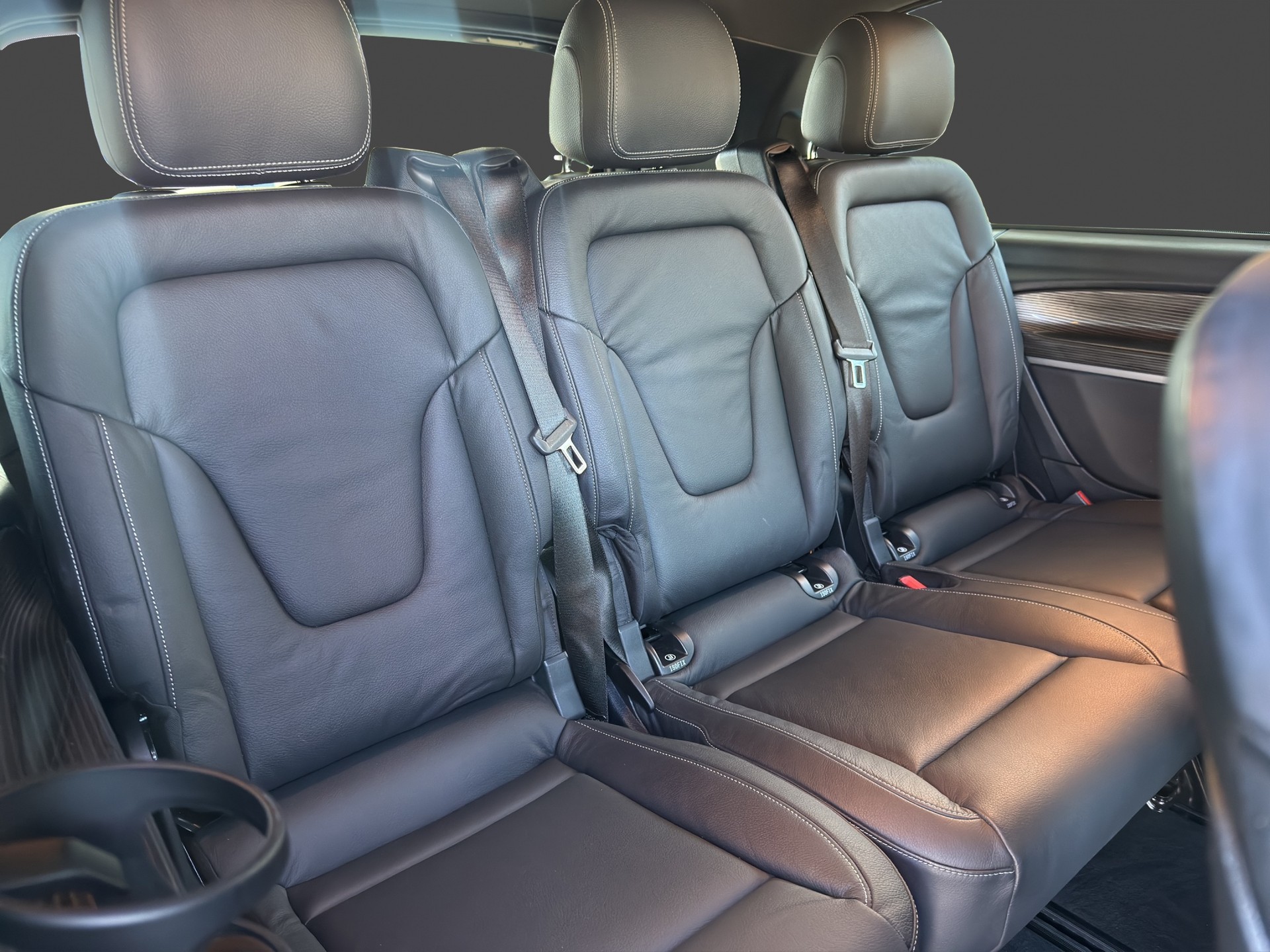 MERCEDES-BENZ V 300 d extralang Avantgarde 4Matic 9G-Tronic-image-13