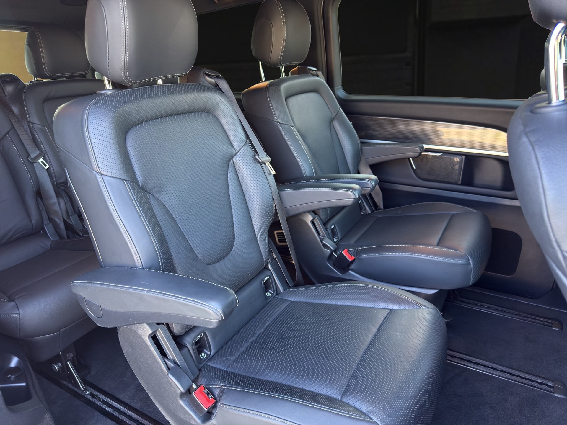 MERCEDES-BENZ V 300 d extralang Avantgarde 4Matic 9G-Tronic-image-12