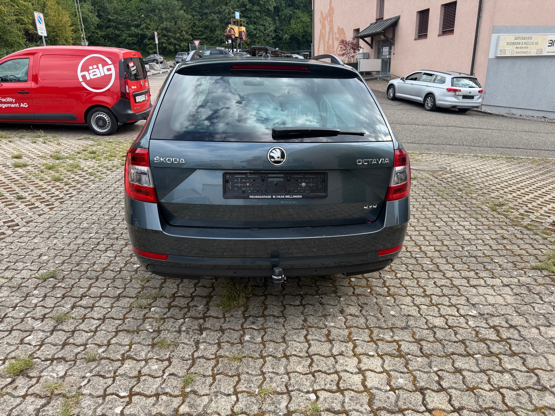 SKODA Octavia Combi 2.0 TDI Swiss Line 25 4x4-image-3