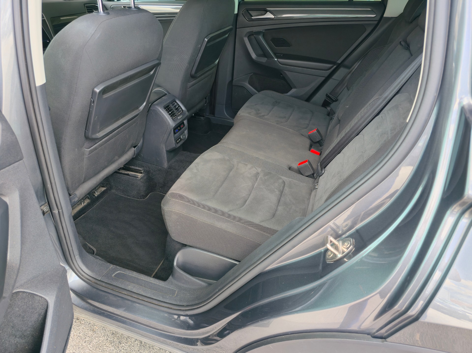 VW Tiguan 2.0TSI High 4M-image-10