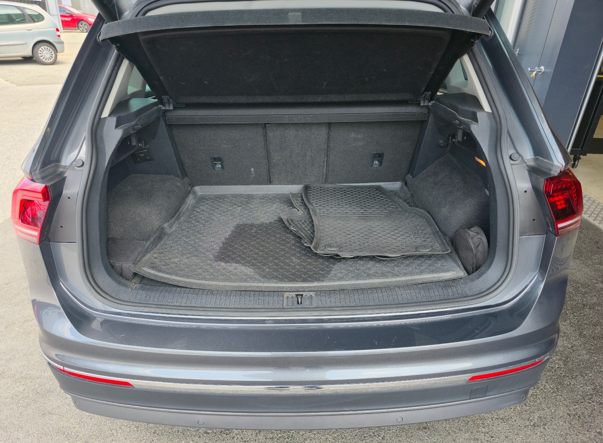 VW Tiguan 2.0TSI High 4M-image-11