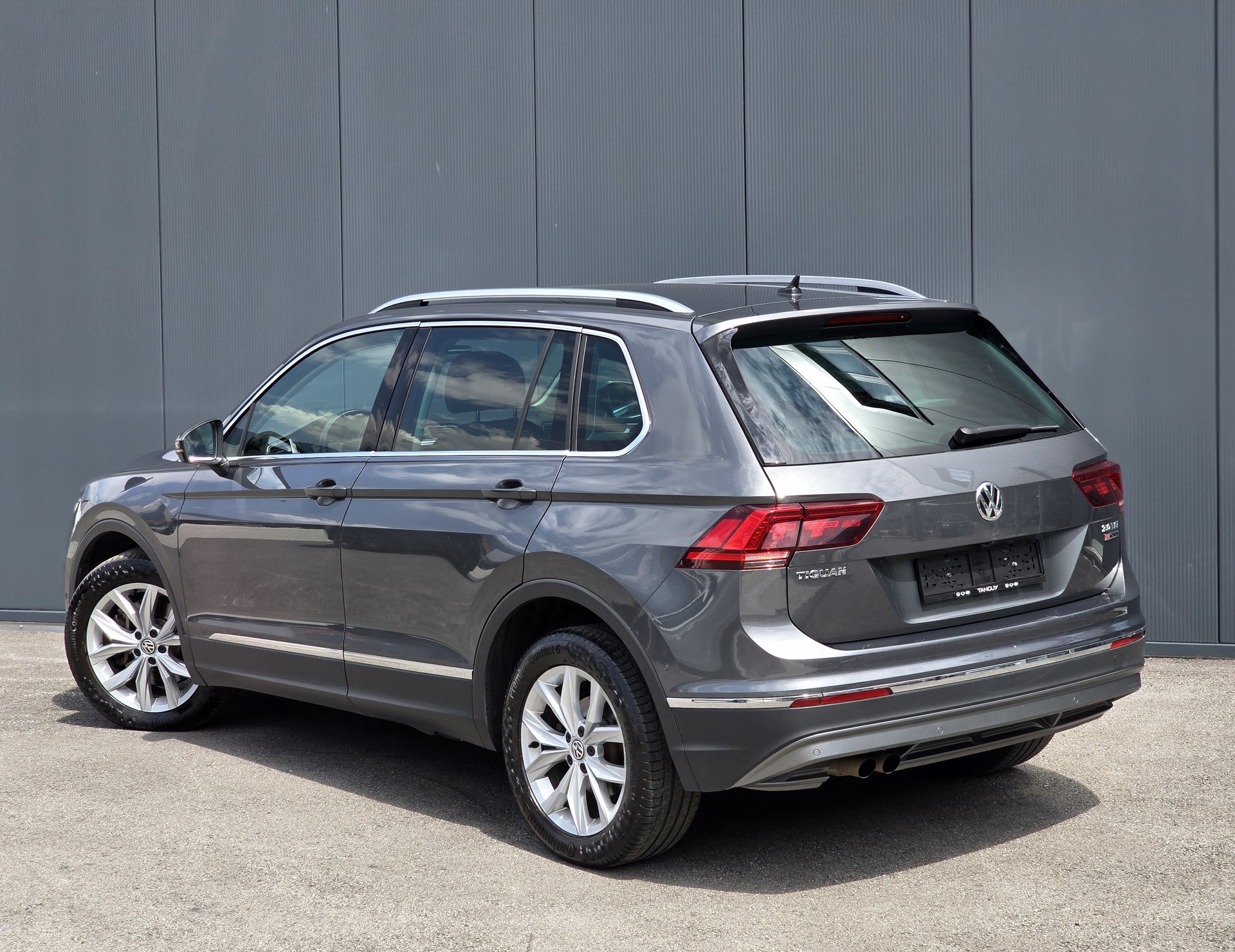 VW Tiguan 2.0TSI High 4M-image-1