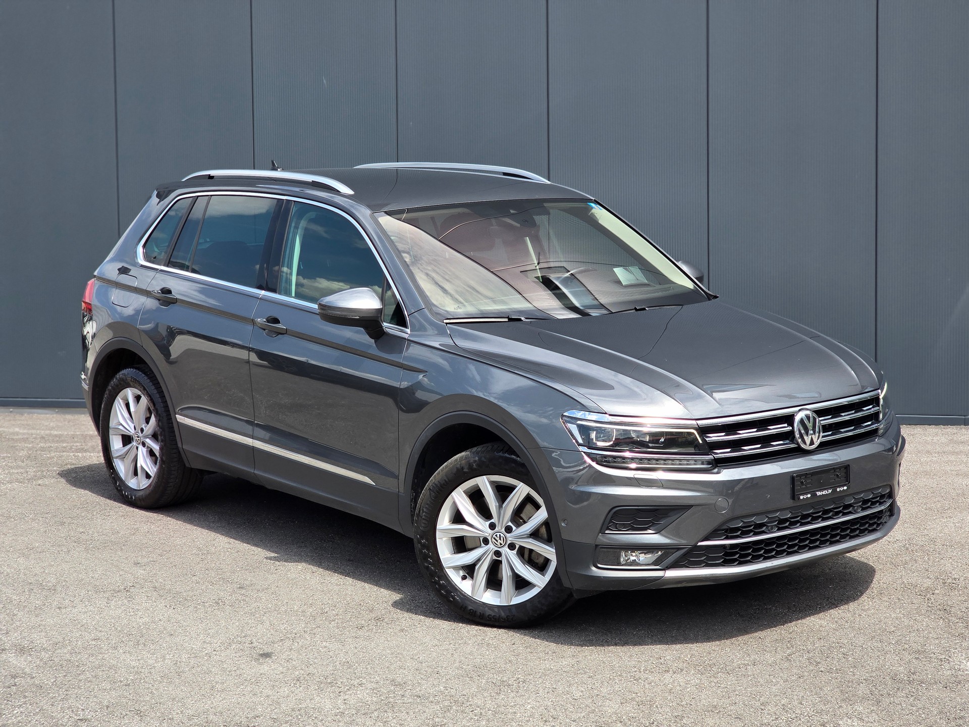 VW Tiguan 2.0TSI High 4M-image-0