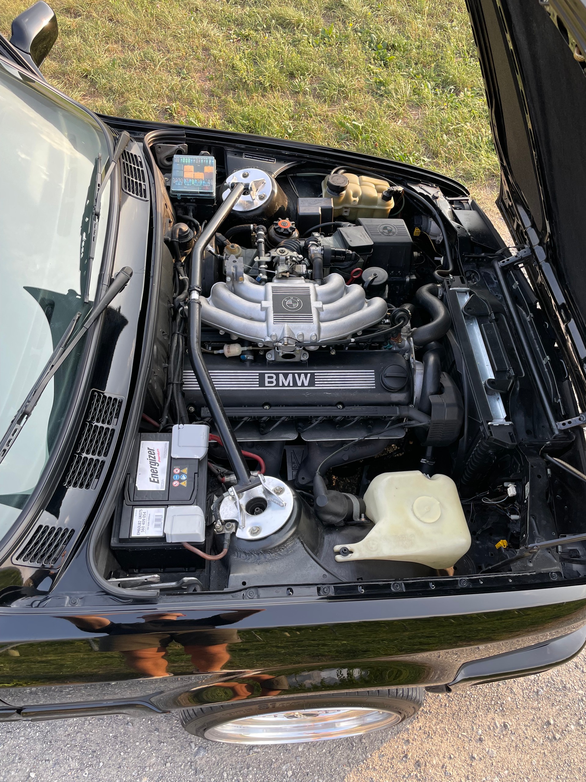 BMW 320i Cabriolet-image-2