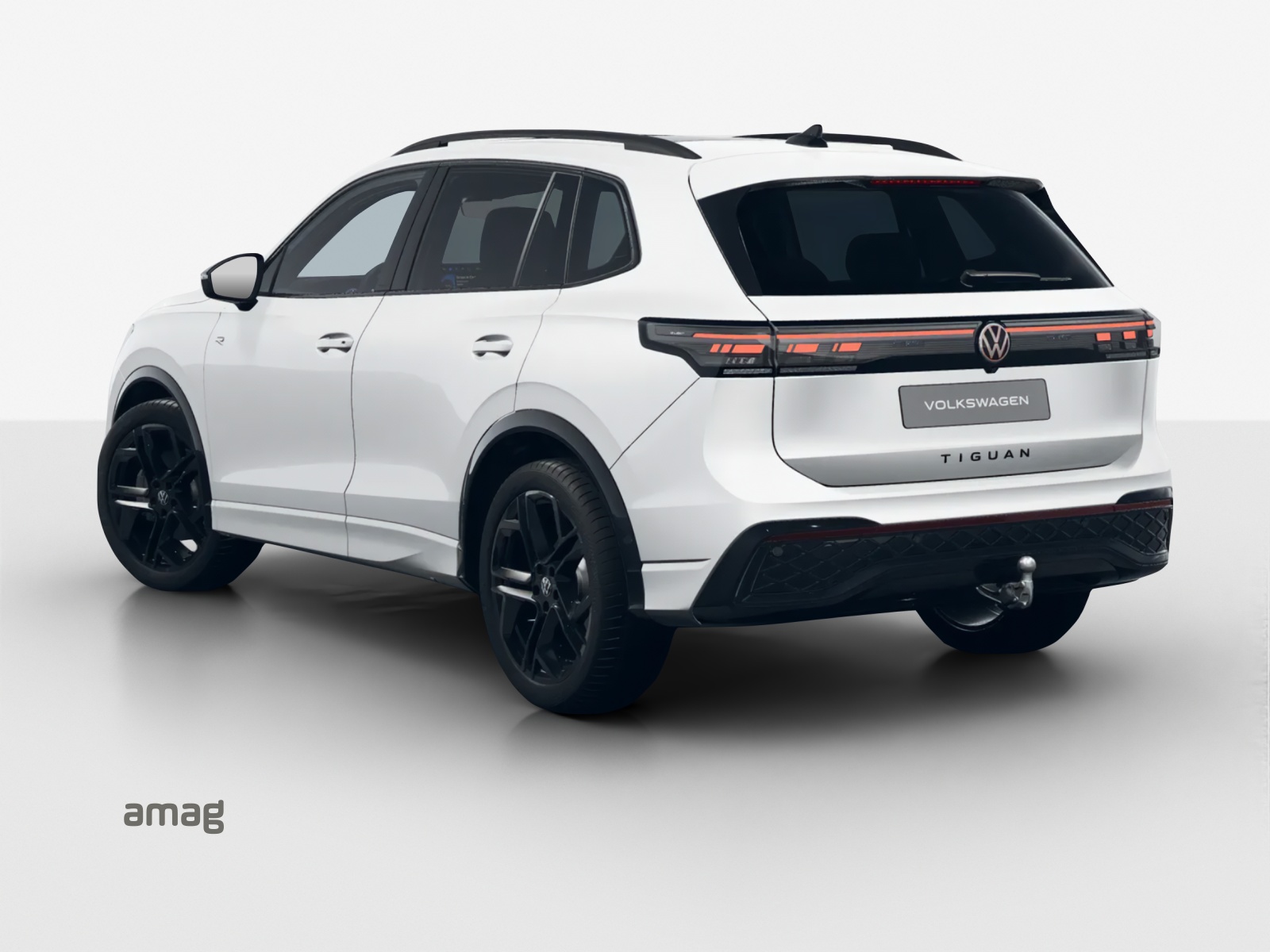 VW Tiguan 2.0 TSI DSG R-Line 4Motion-image-2