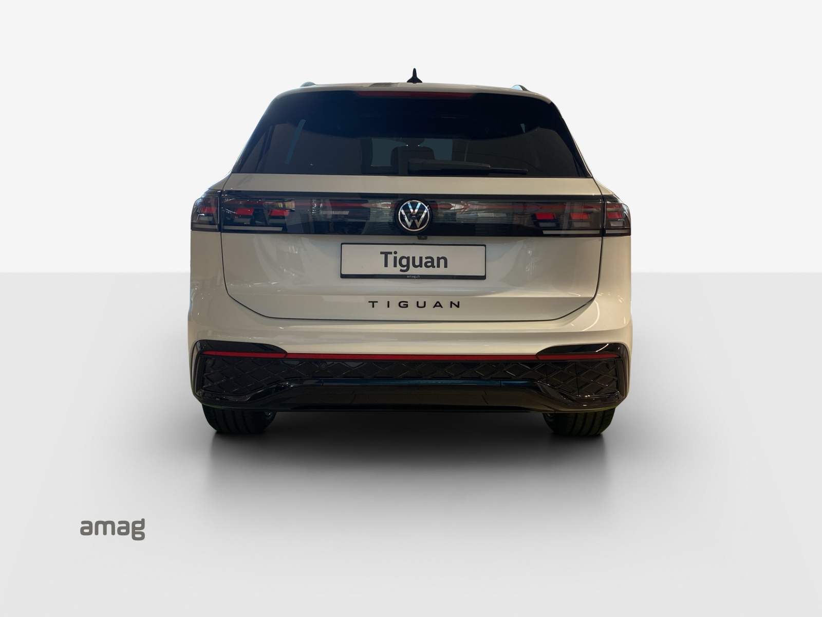 VW Tiguan 2.0 TSI DSG R-Line 4Motion-image-3
