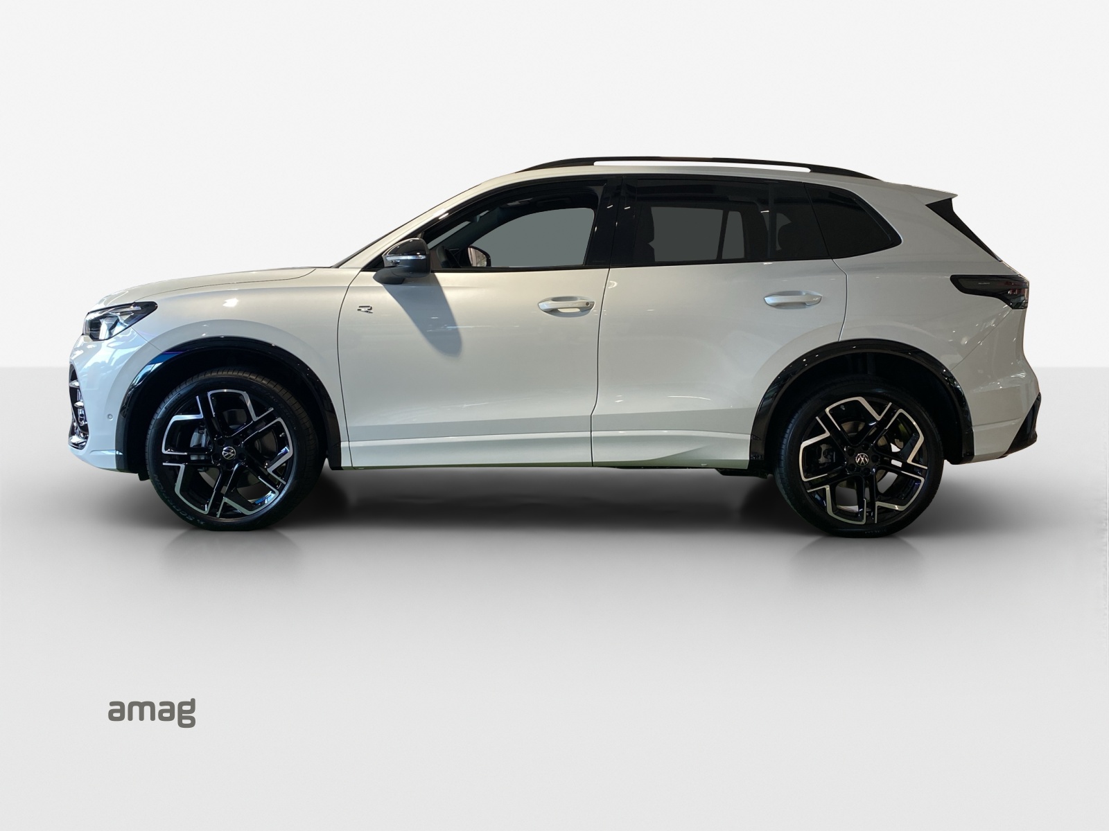 VW Tiguan 2.0 TSI DSG R-Line 4Motion-image-1