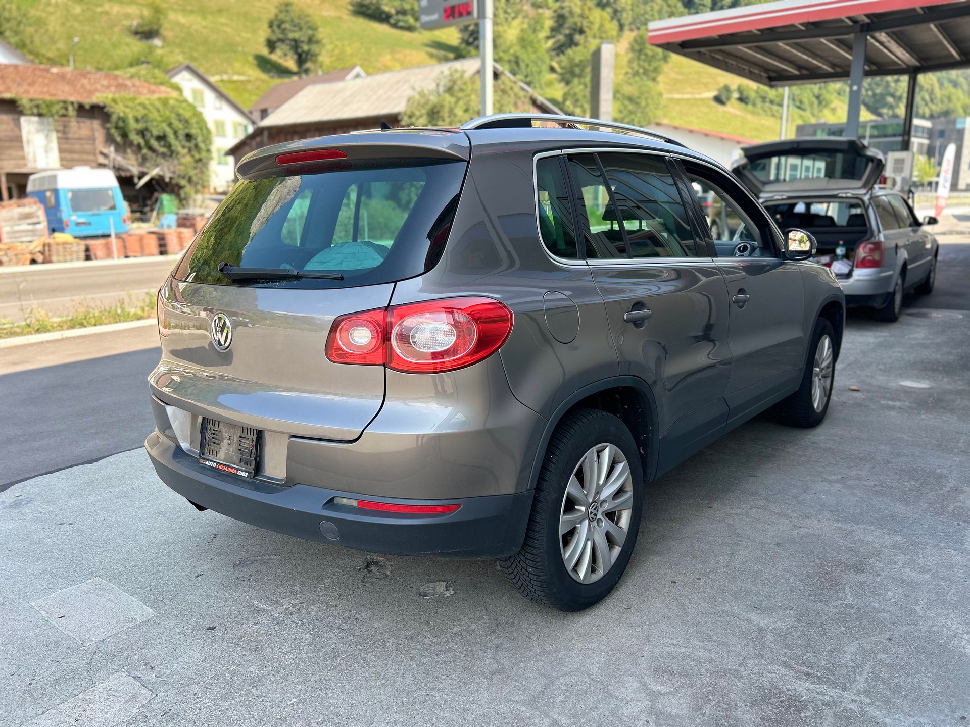 VW Tiguan 2.0 TSI Sport&Style Tiptronic-image-3