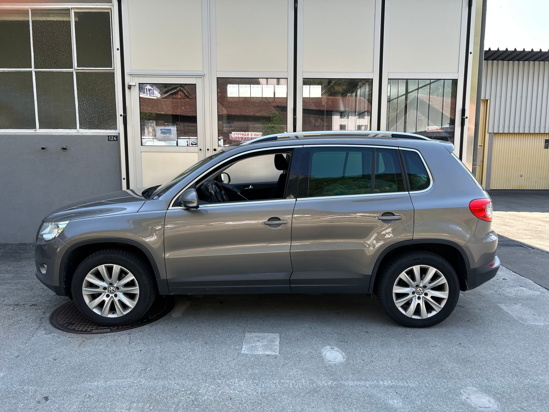 VW Tiguan 2.0 TSI Sport&Style Tiptronic-image-6