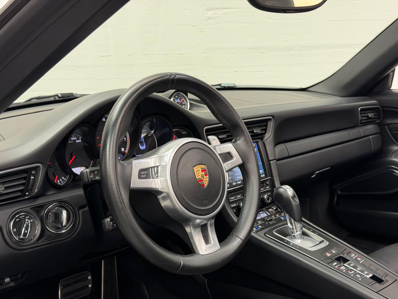 PORSCHE 911 Turbo S Limited White&Bronze TechArt 620PS Performance Cabrio PDK (2Jahre Garantie/Frisch ab Service)-image-14