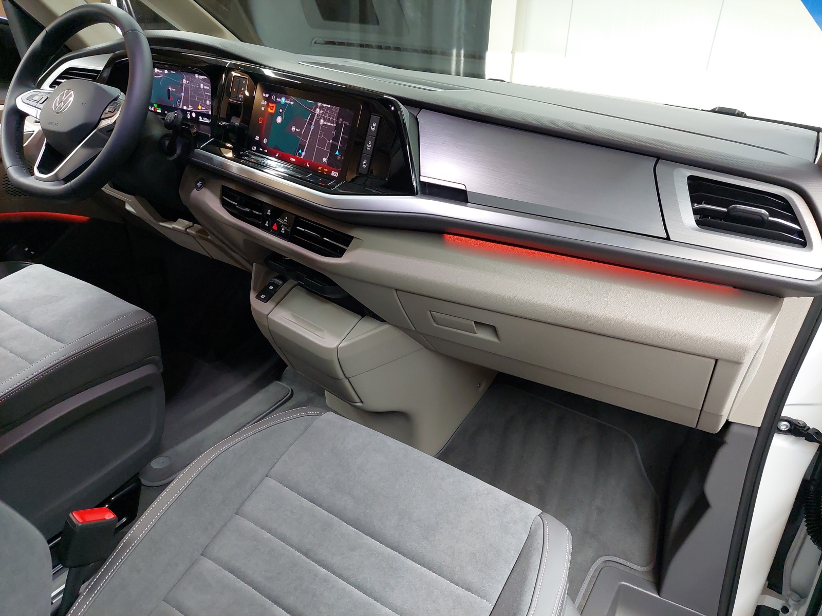 VW Multivan 1.5 eHybrid Life Edition 4Motion DSG-image-9
