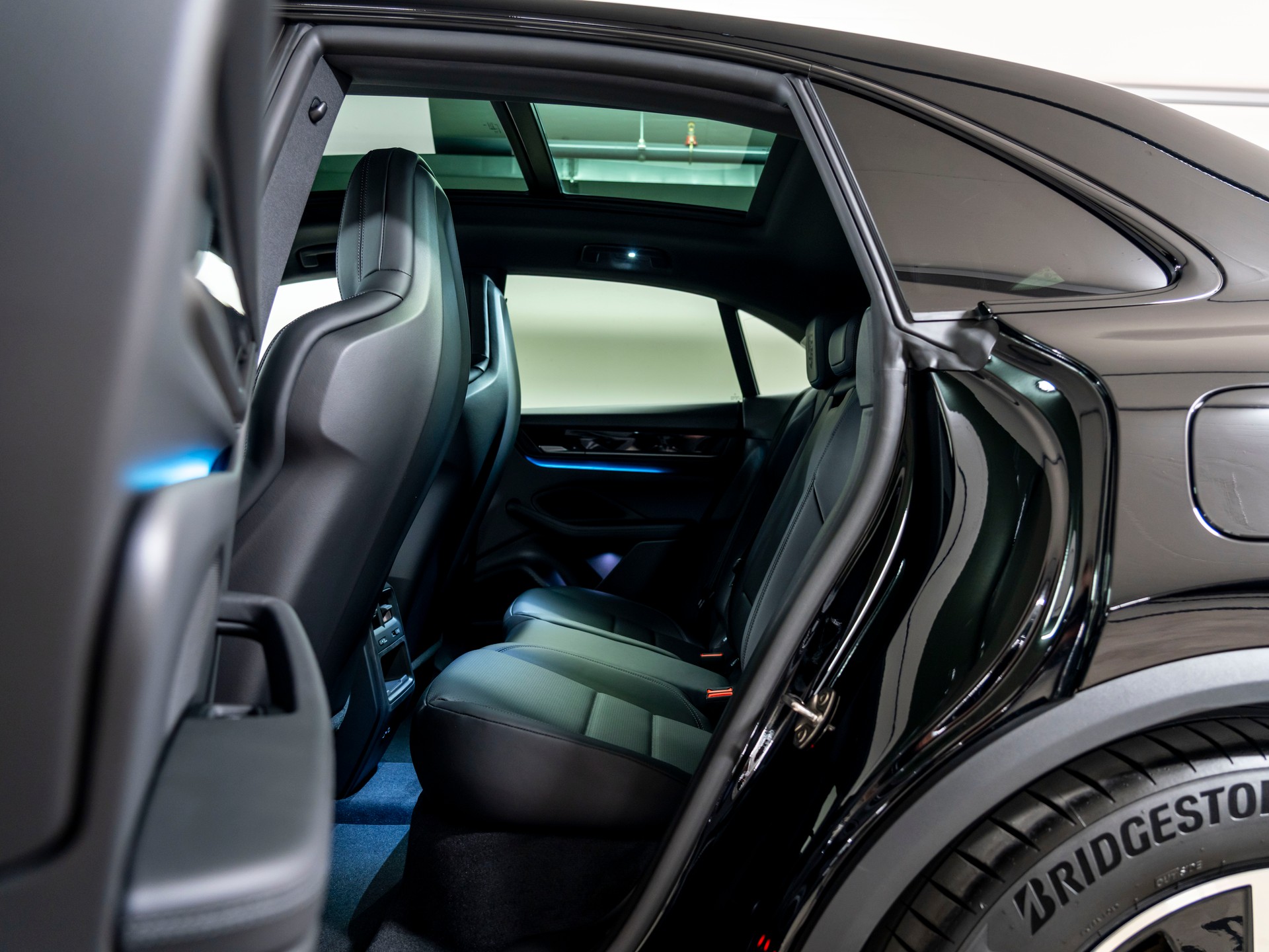 PORSCHE Macan 4 S 100kWh-image-19