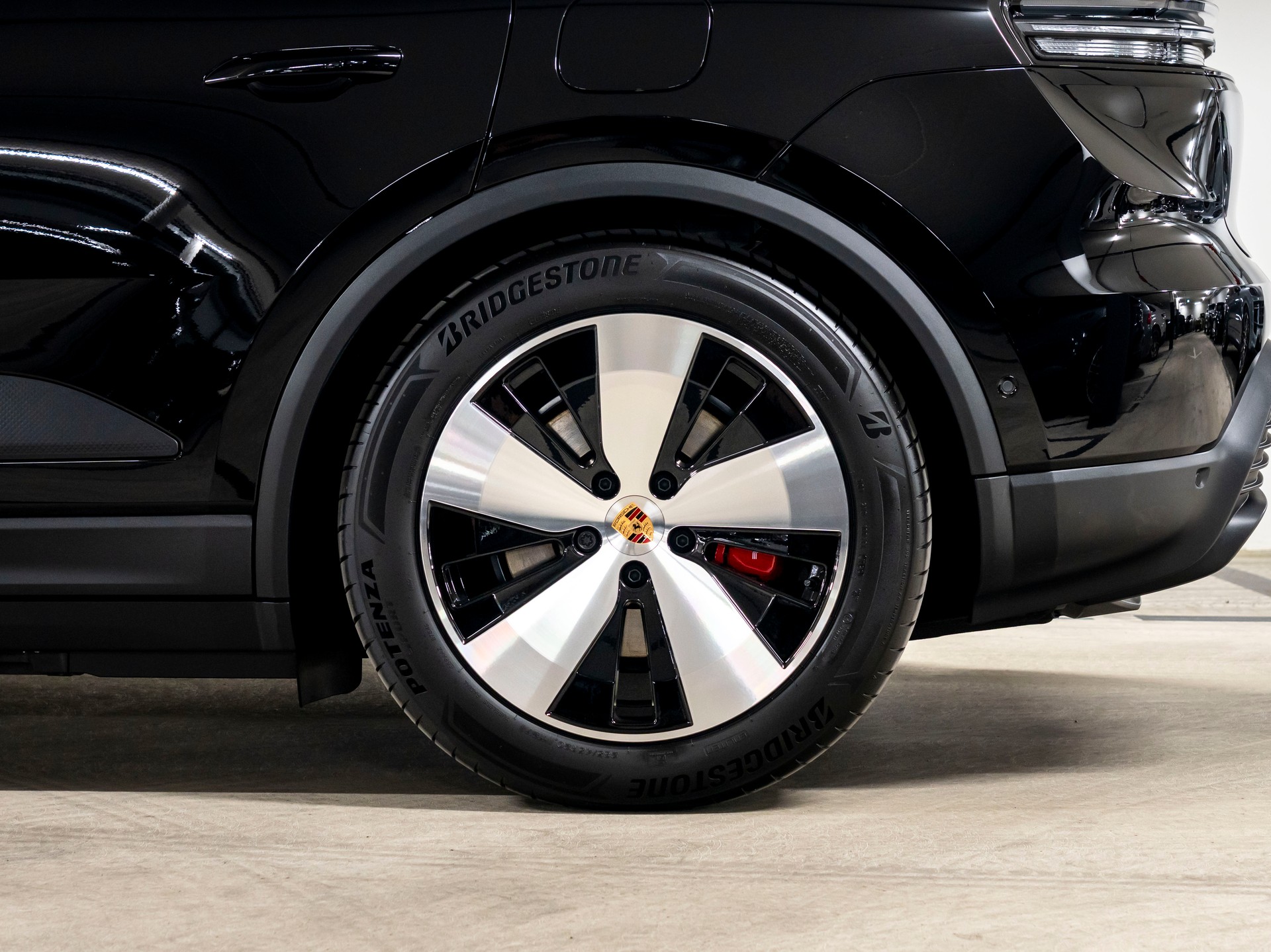 PORSCHE Macan 4 S 100kWh-image-10
