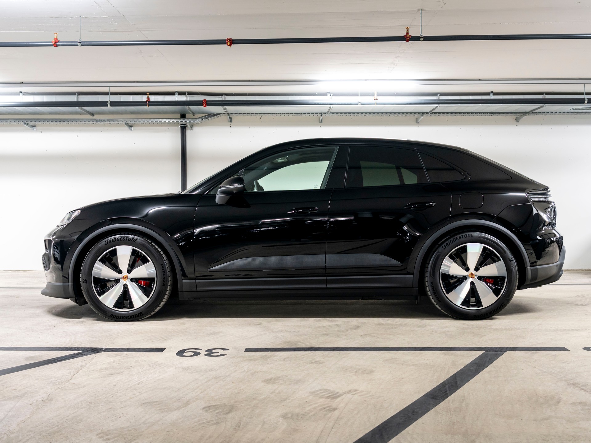 PORSCHE Macan 4 S 100kWh-showroom-element-1