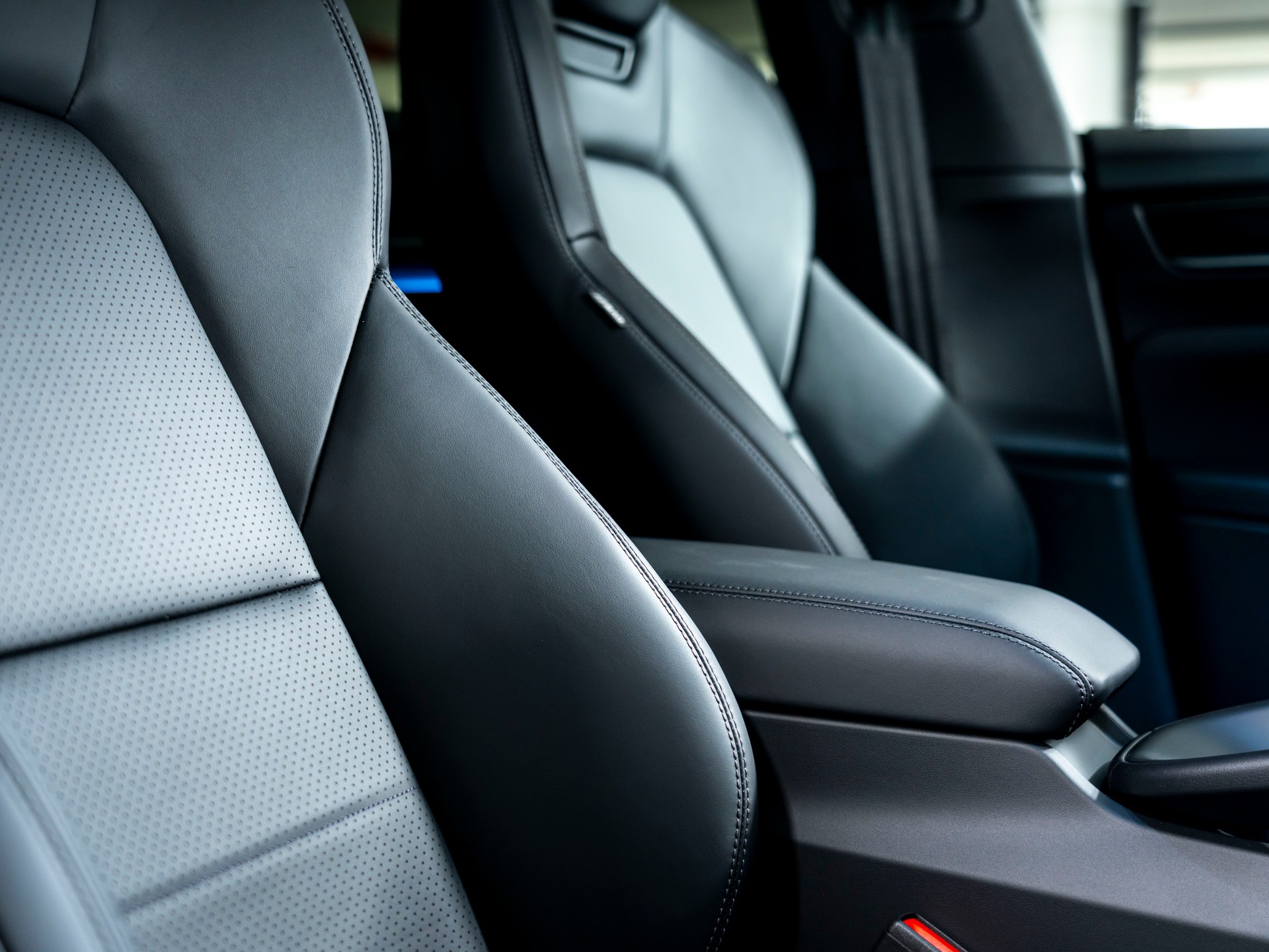 PORSCHE Macan 4 S 100kWh-image-23