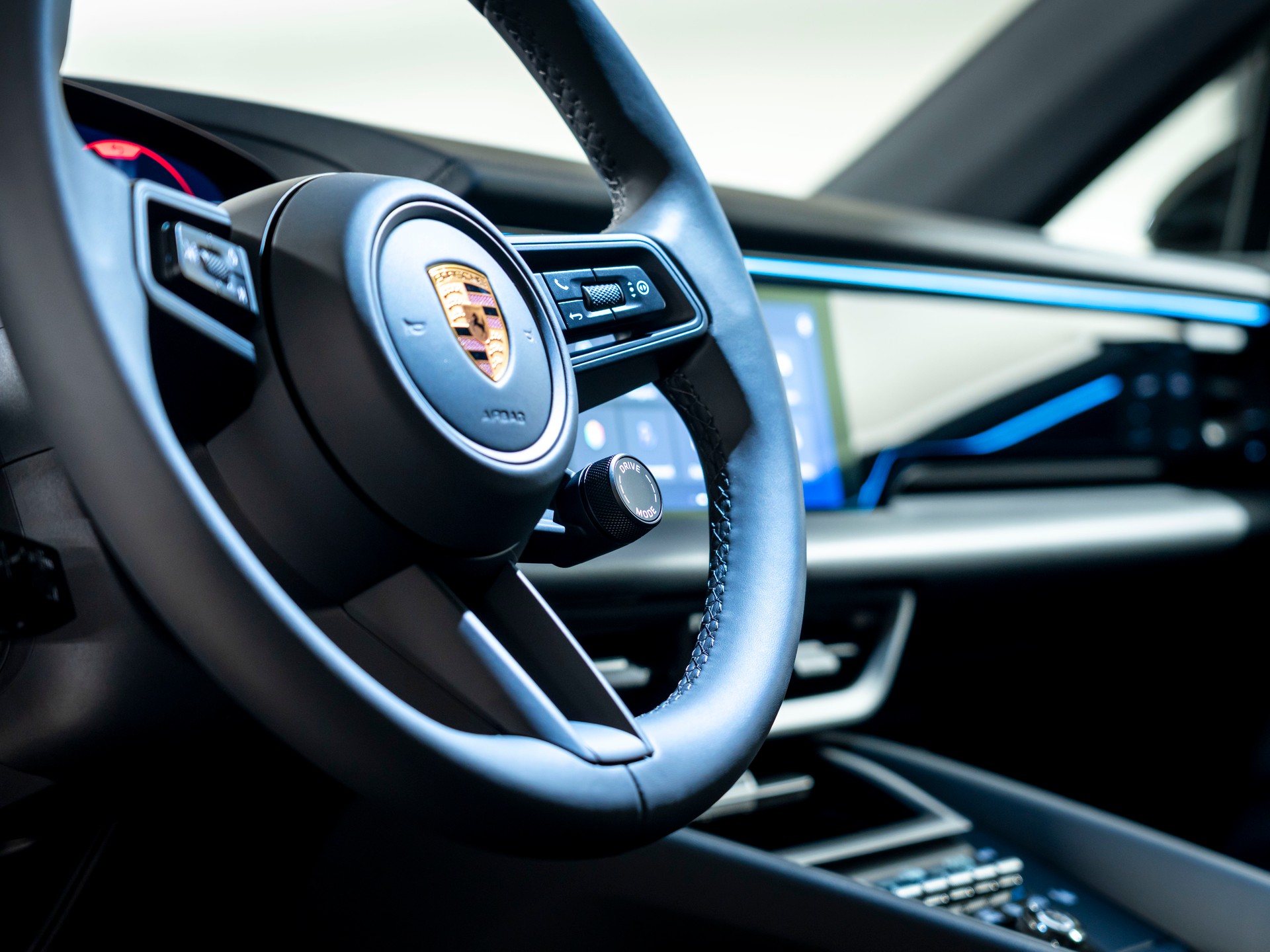 PORSCHE Macan 4 S 100kWh-image-16
