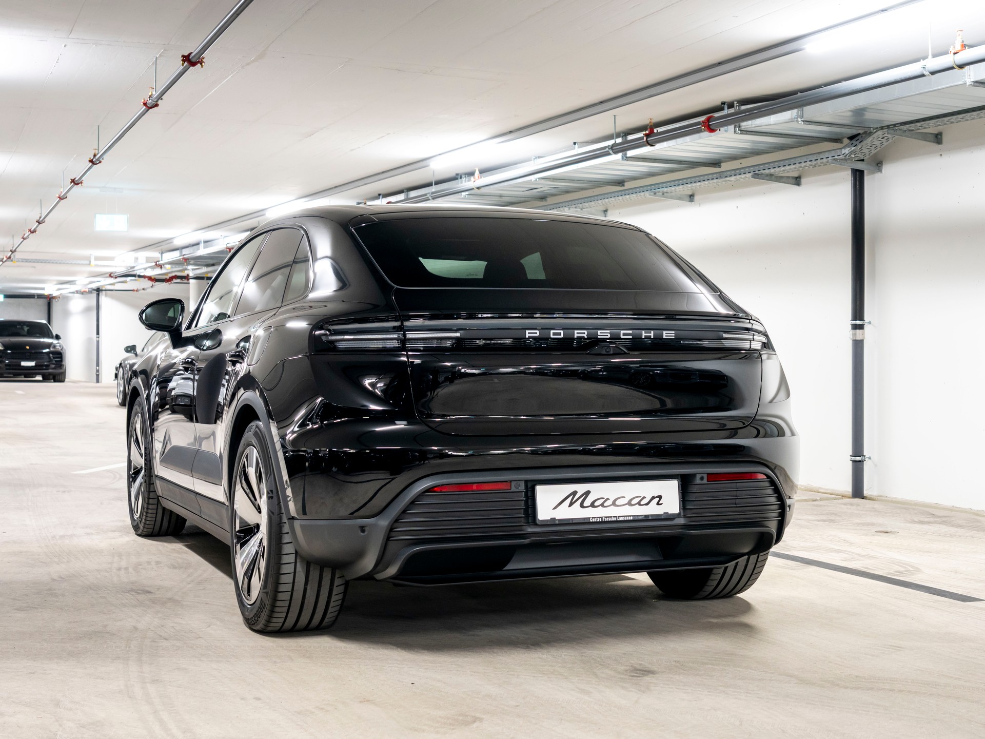 PORSCHE Macan 4 S 100kWh-showroom-element-2