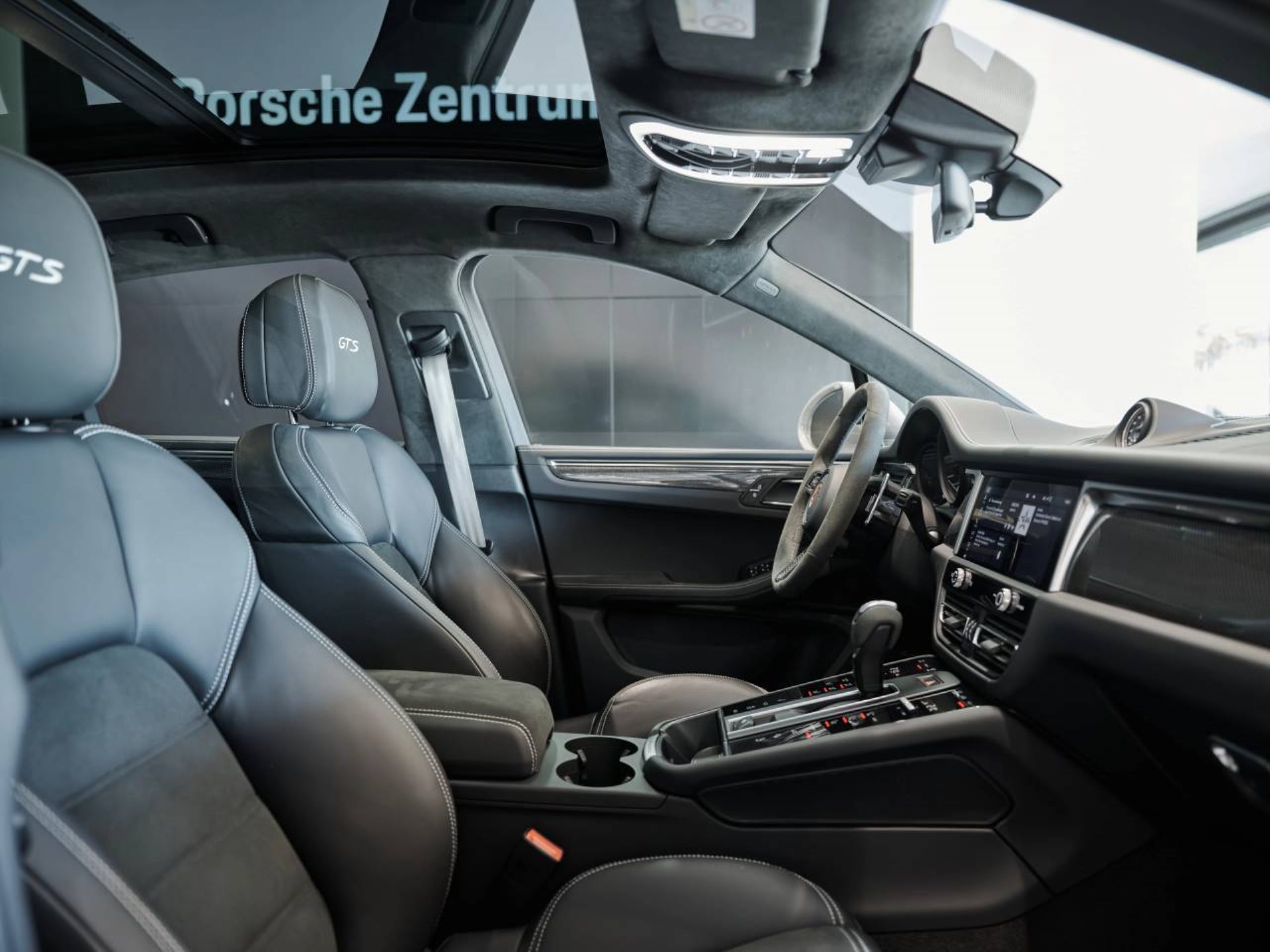 PORSCHE Macan GTS-image-17