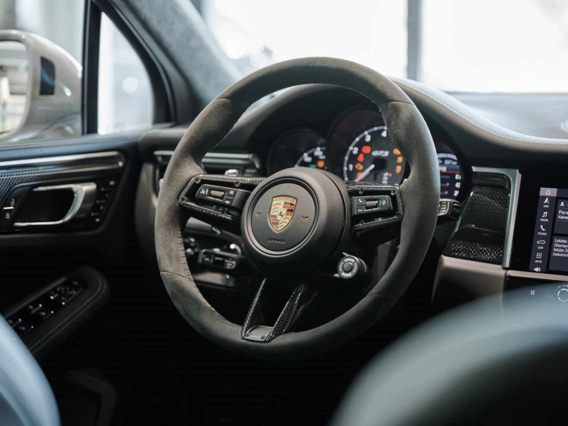 PORSCHE Macan GTS-image-13