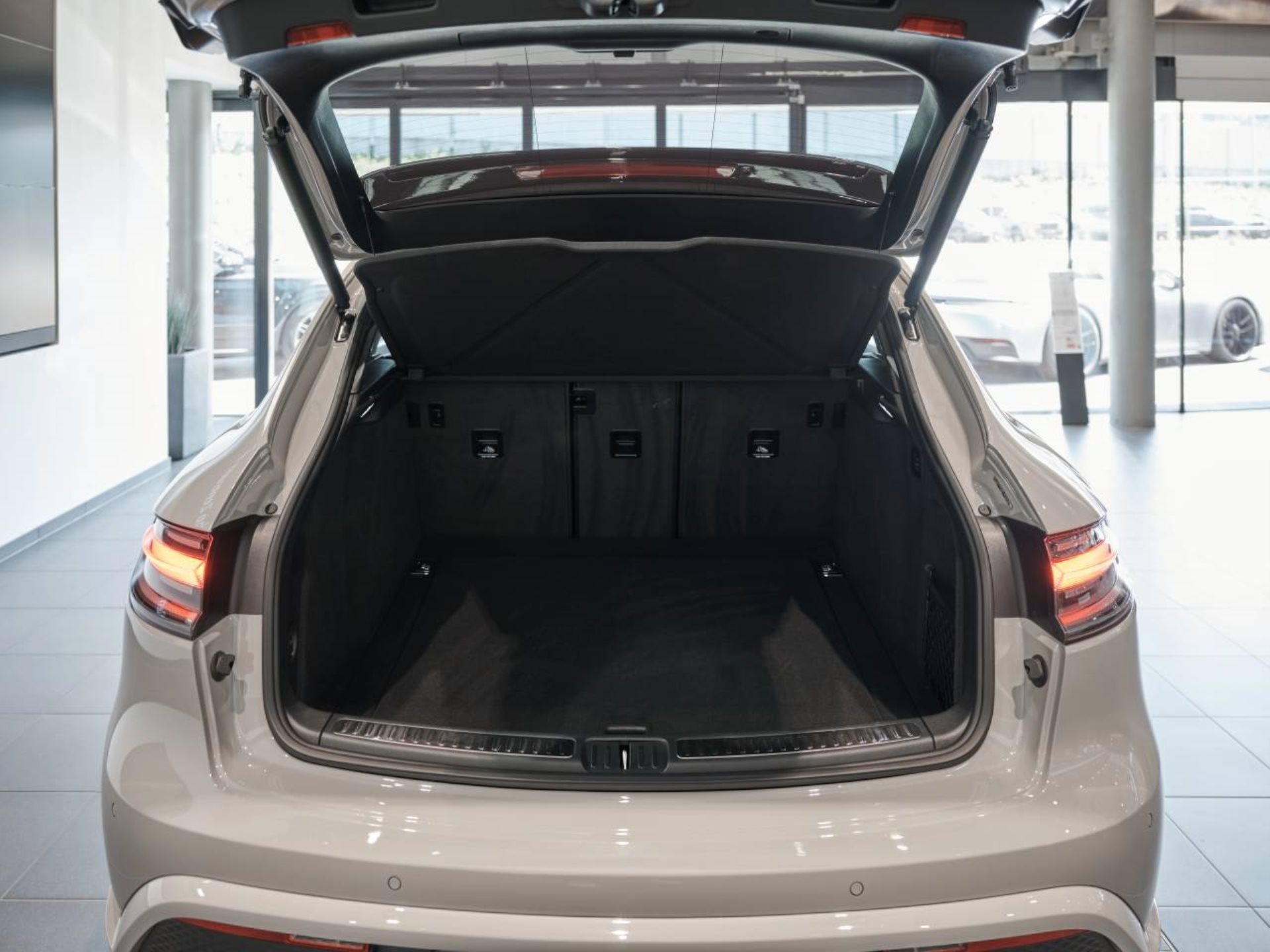 PORSCHE Macan GTS-image-11