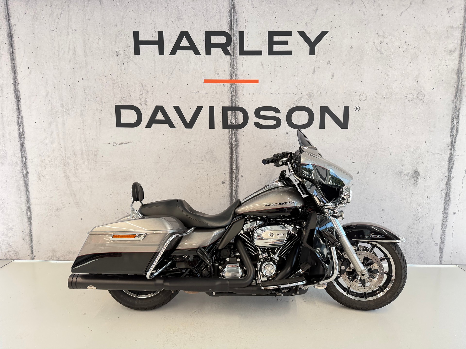 HARLEY-DAVIDSON FLHTK Electra Glide Ultra Limited Low 107