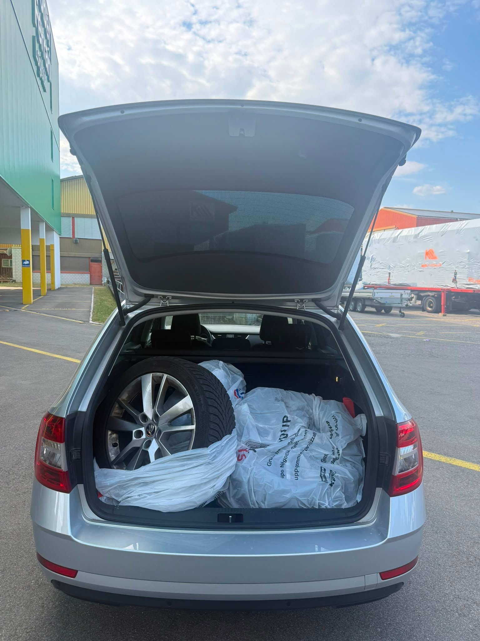 SKODA Octavia Combi 2.0 TDI Ambition 4x4 DSG-image-14