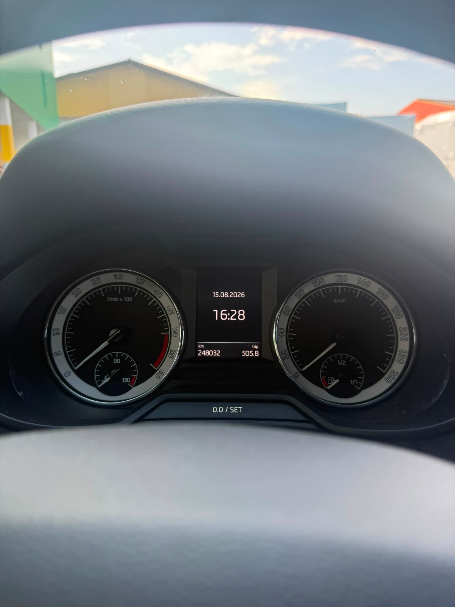 SKODA Octavia Combi 2.0 TDI Ambition 4x4 DSG-image-12