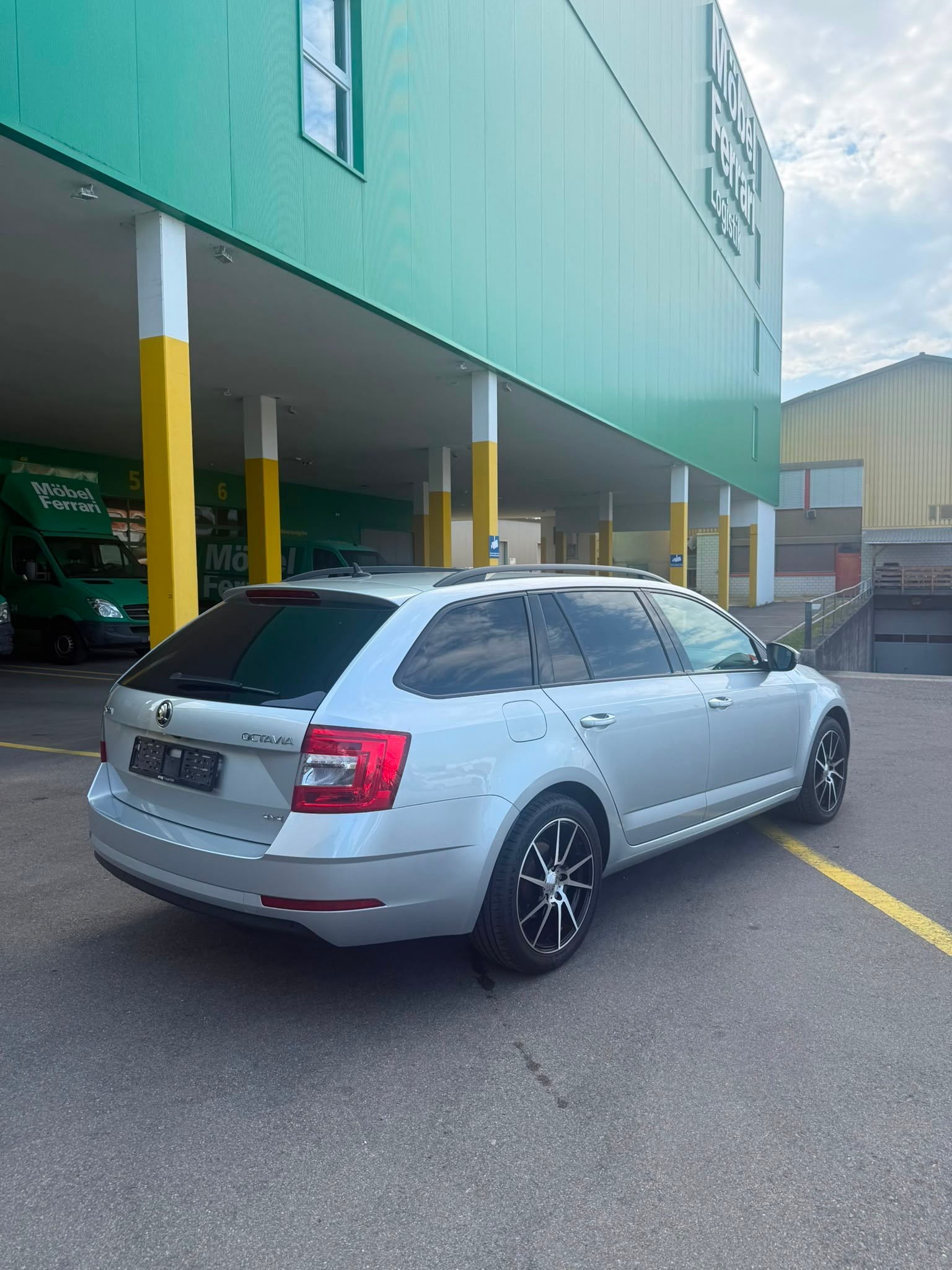 SKODA Octavia Combi 2.0 TDI Ambition 4x4 DSG-image-6