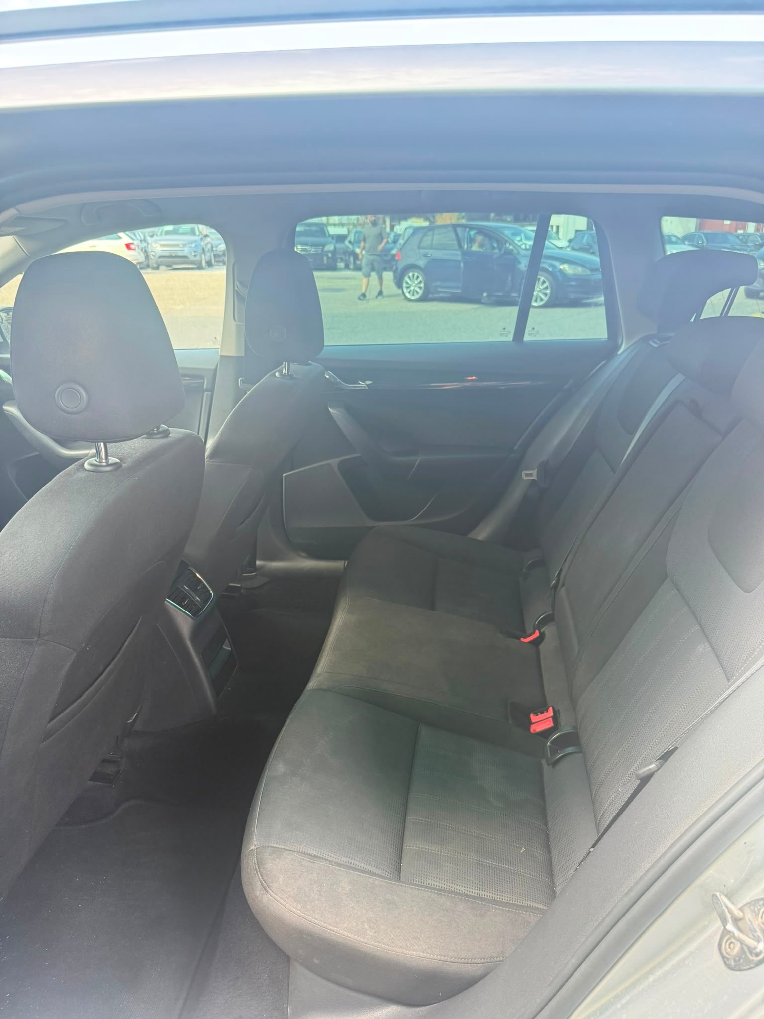 SKODA Octavia Combi 2.0 TDI Ambition 4x4 DSG-image-13