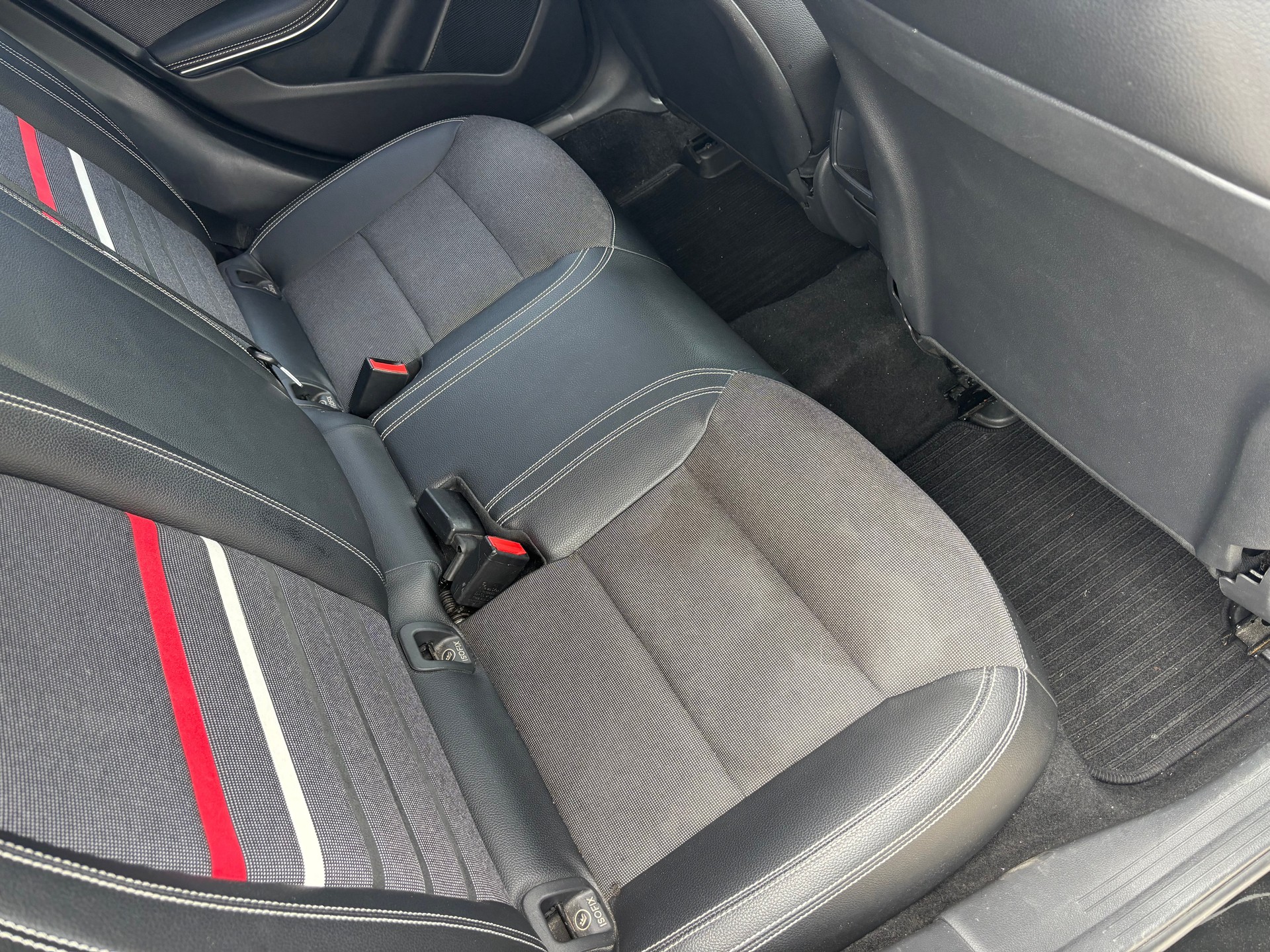 MERCEDES-BENZ A 160 CDI 7G-DCT-image-12