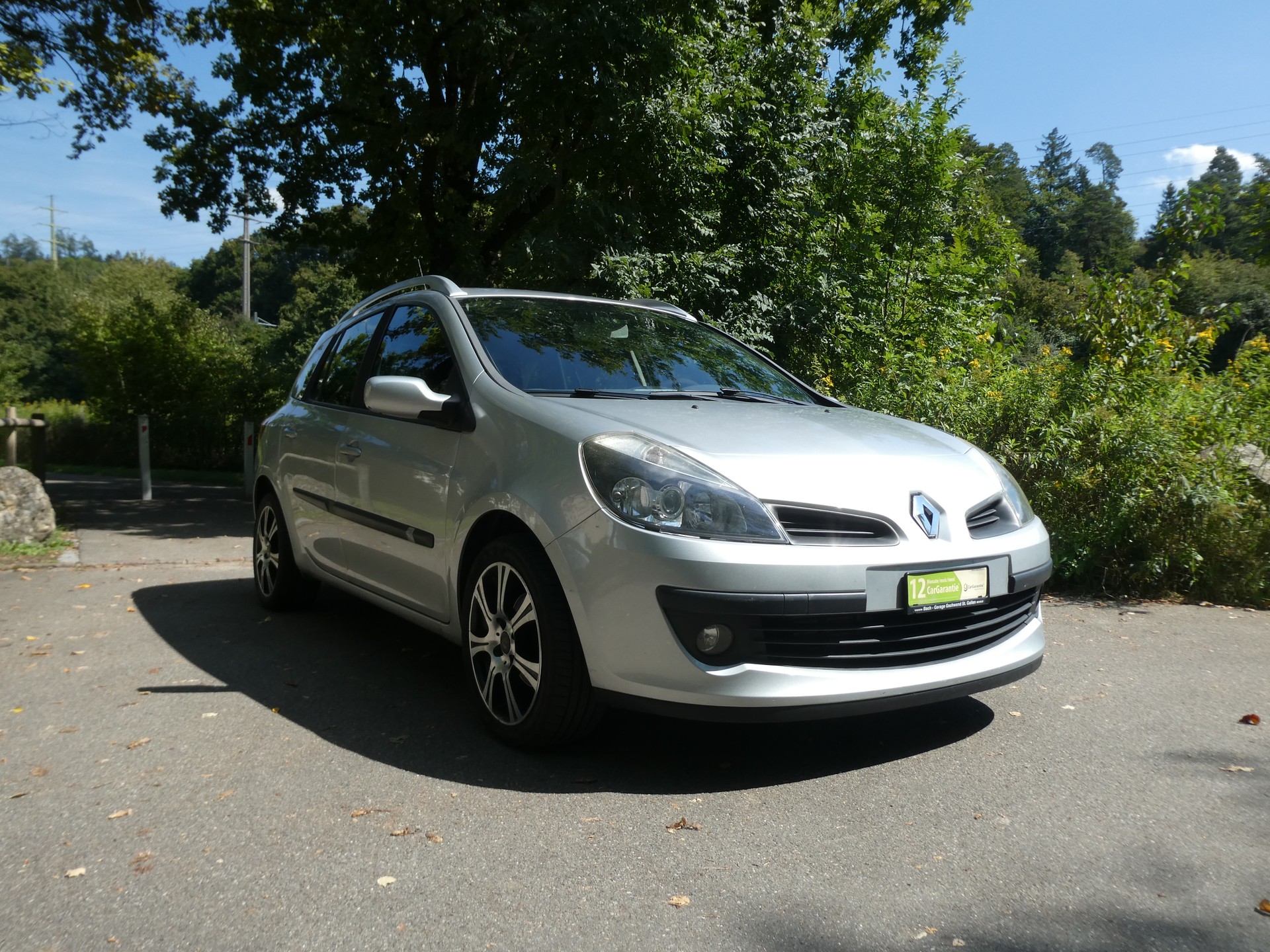 RENAULT Clio Grandtour 1.2 16V Turbo Dynamique-image-1