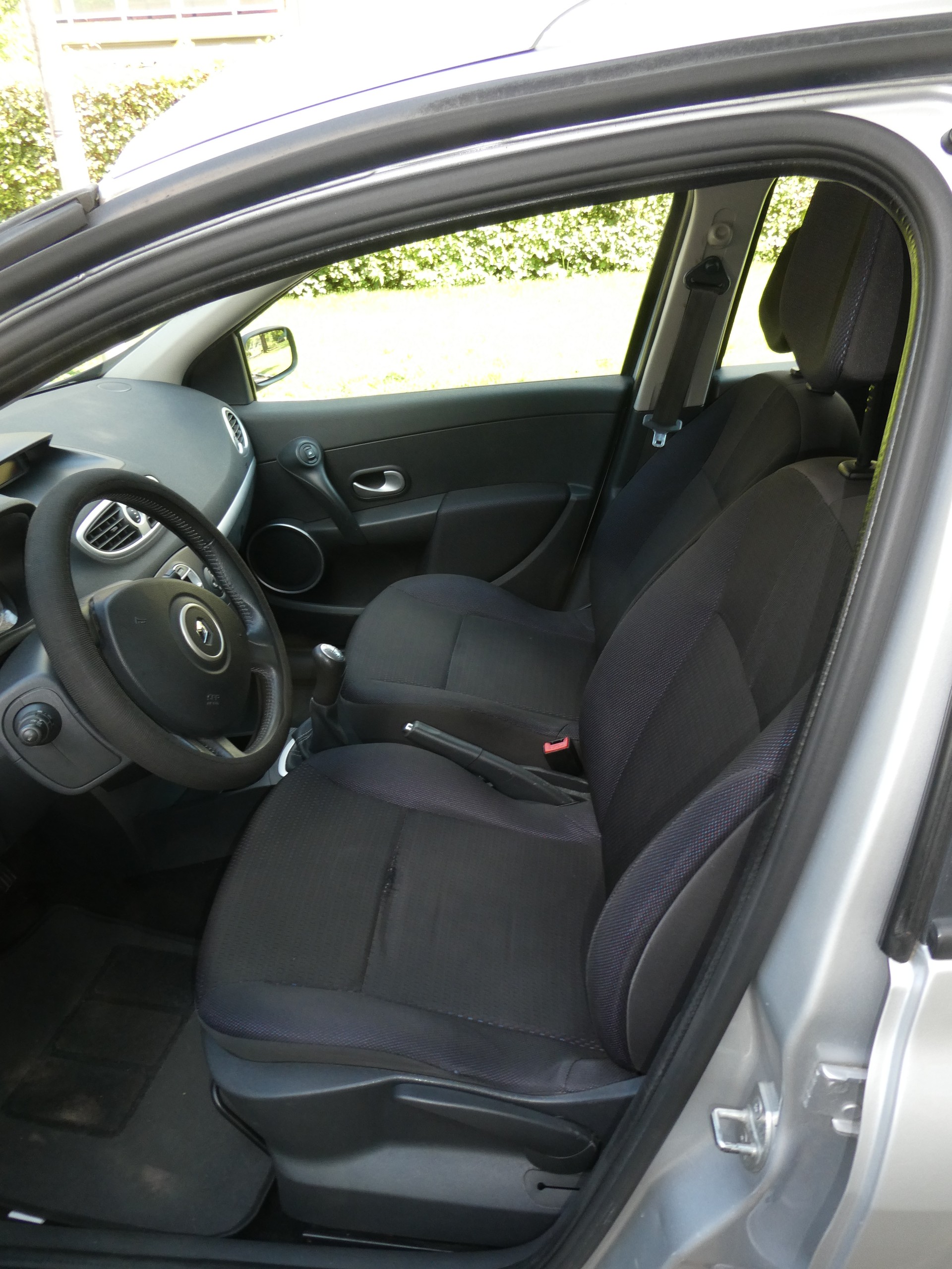 RENAULT Clio Grandtour 1.2 16V Turbo Dynamique-image-9