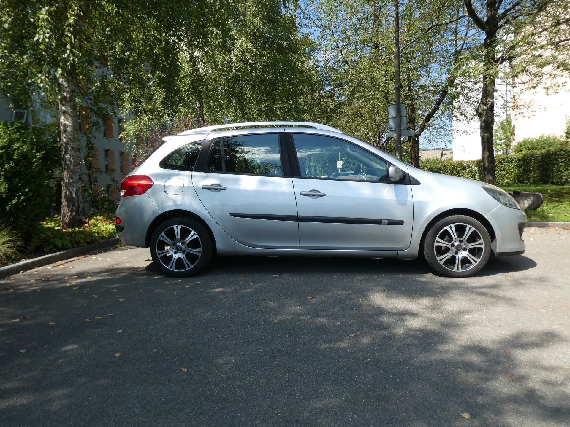 RENAULT Clio Grandtour 1.2 16V Turbo Dynamique-image-6