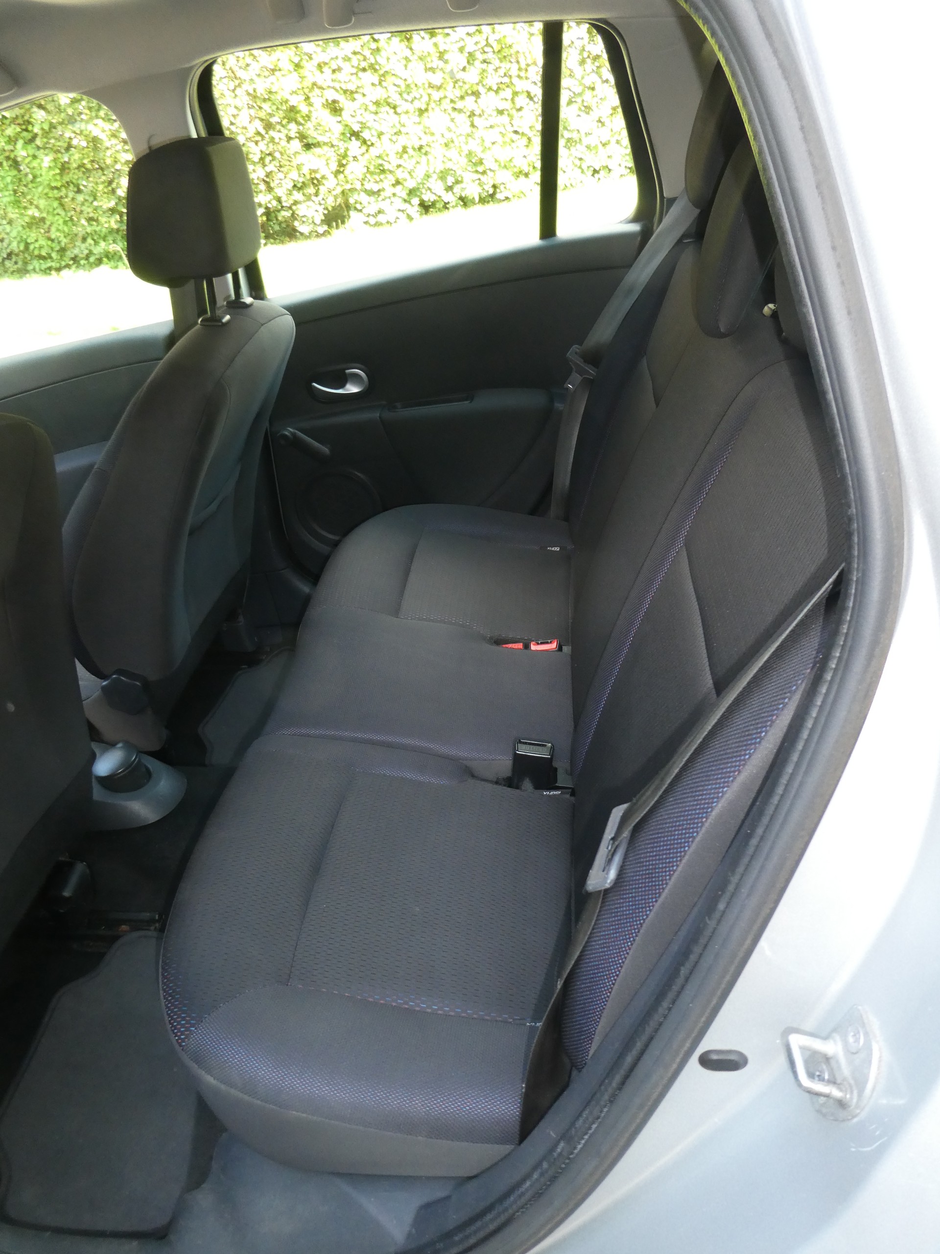 RENAULT Clio Grandtour 1.2 16V Turbo Dynamique-image-10