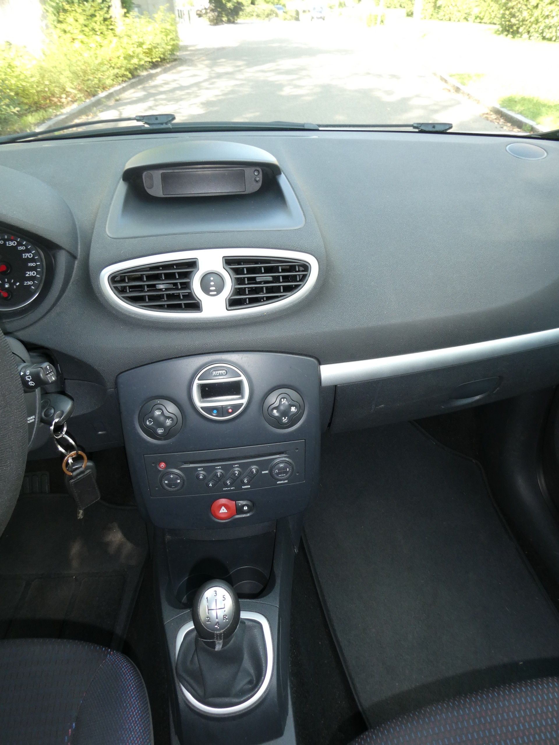 RENAULT Clio Grandtour 1.2 16V Turbo Dynamique-image-12