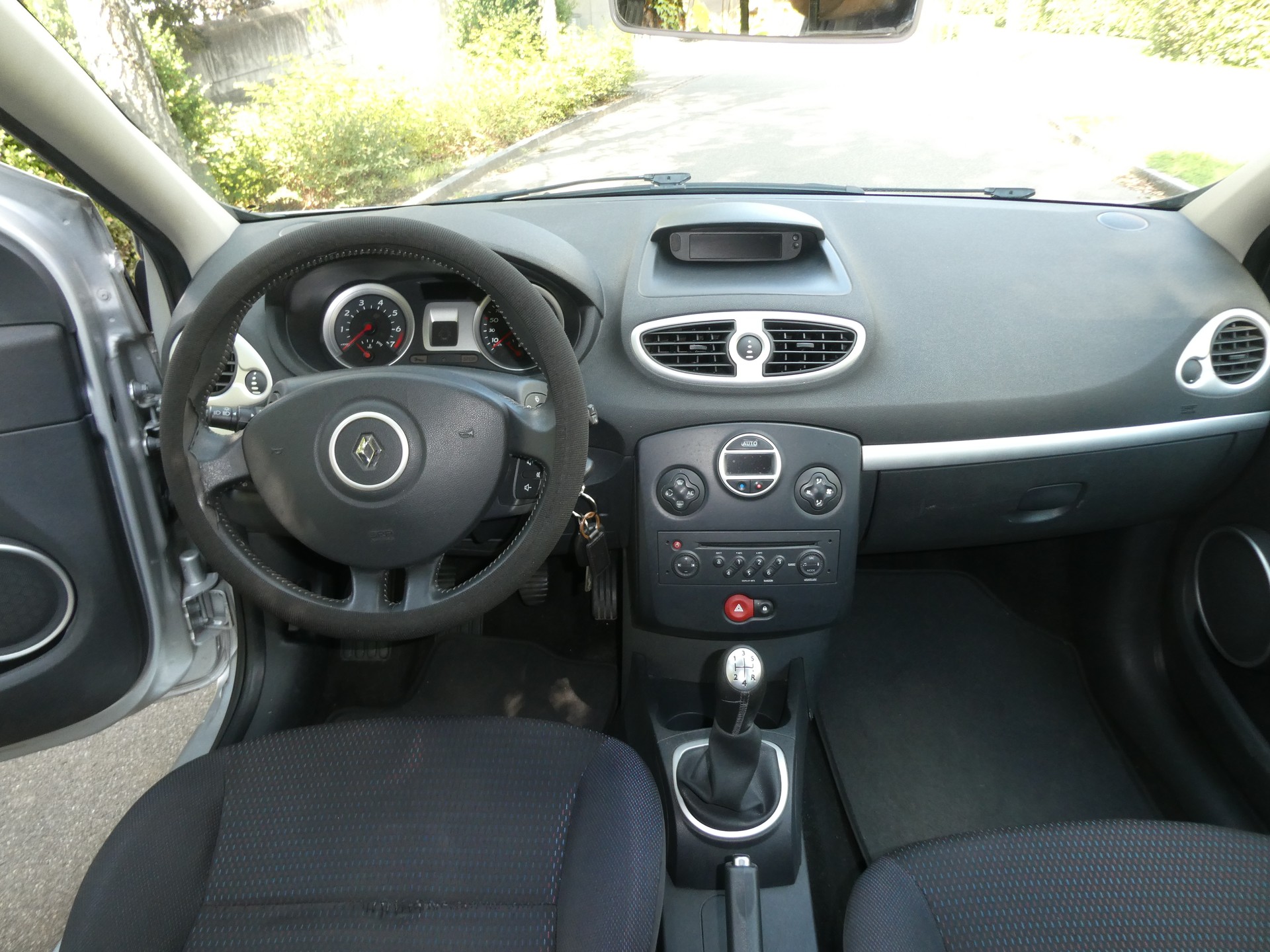 RENAULT Clio Grandtour 1.2 16V Turbo Dynamique-image-11