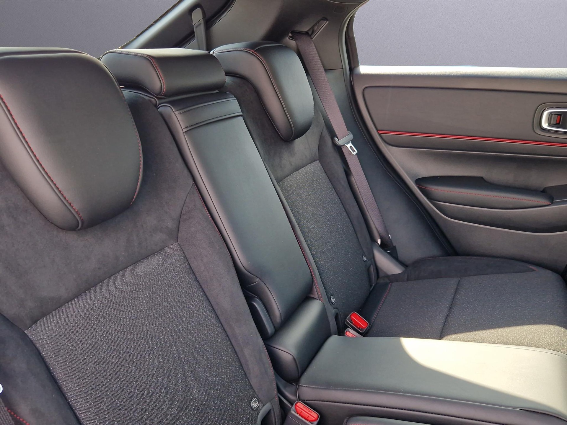 HONDA HR-V 1.5 i-MMD Advance Sport-image-16