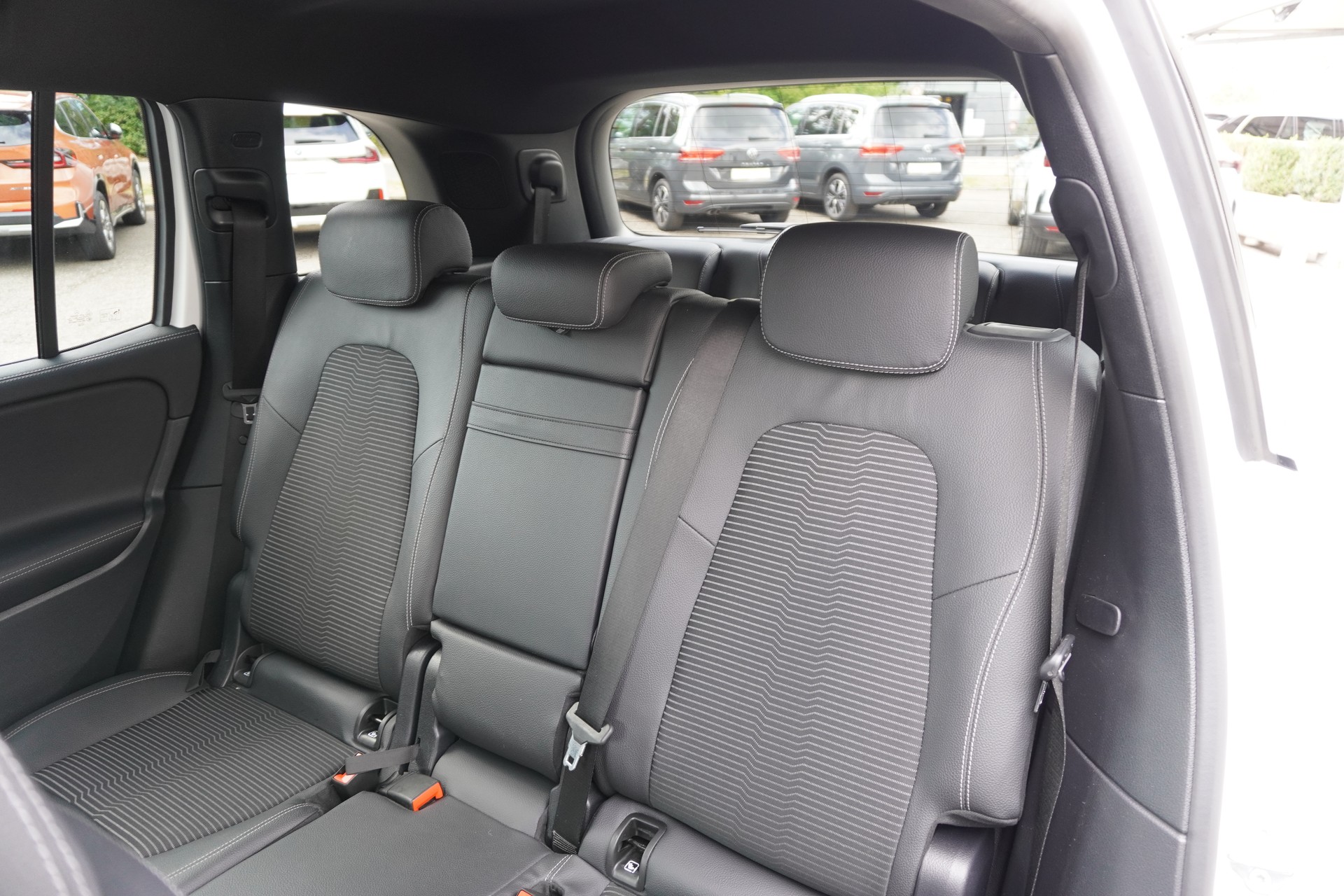 MERCEDES-BENZ GLB 220 d 4Matic Progressive 8G-Tronic 7-PLÄTZER!!!-image-19