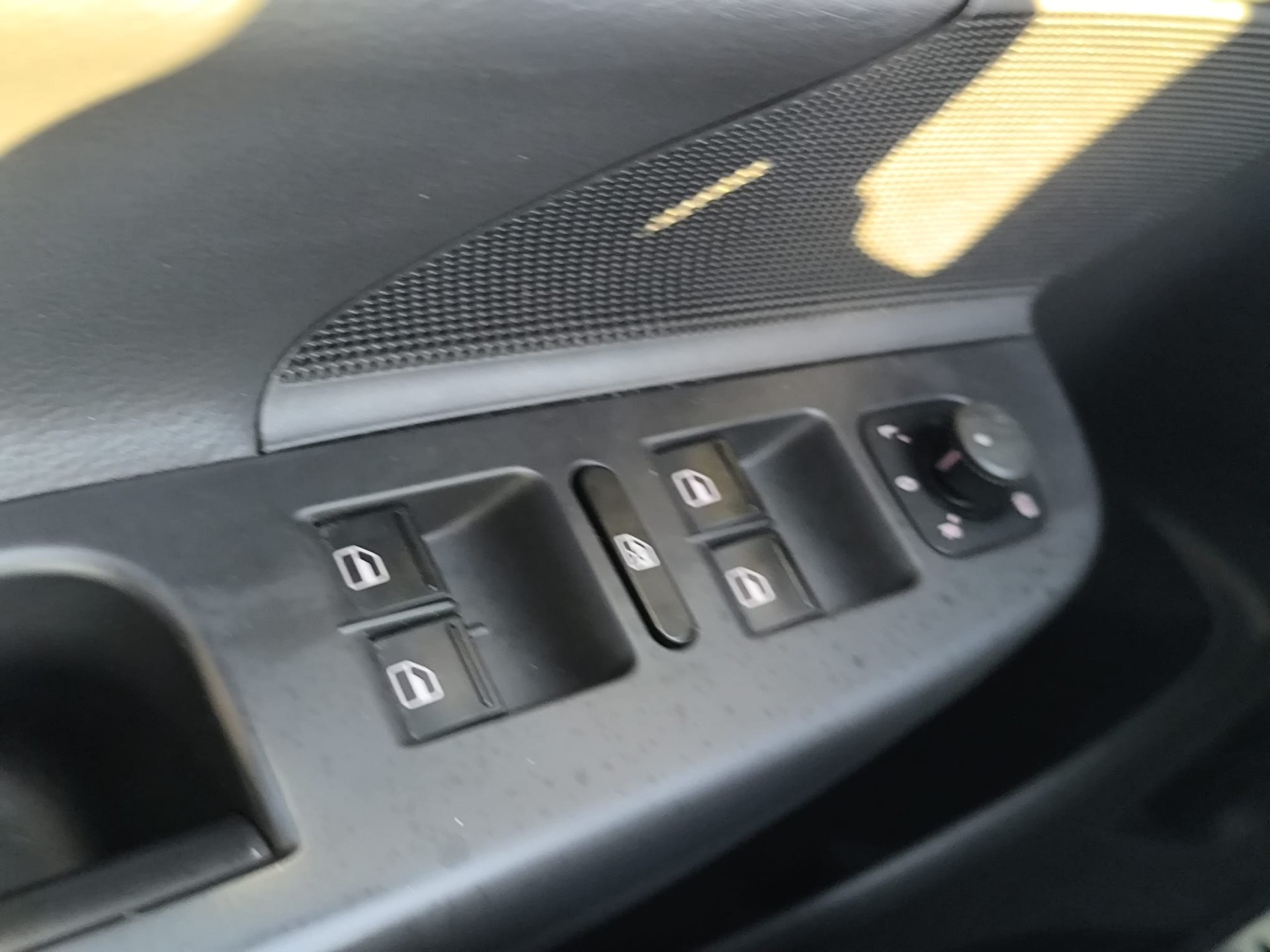 VW Golf 2.0 TFSI GTI Pirelli DSG-image-10