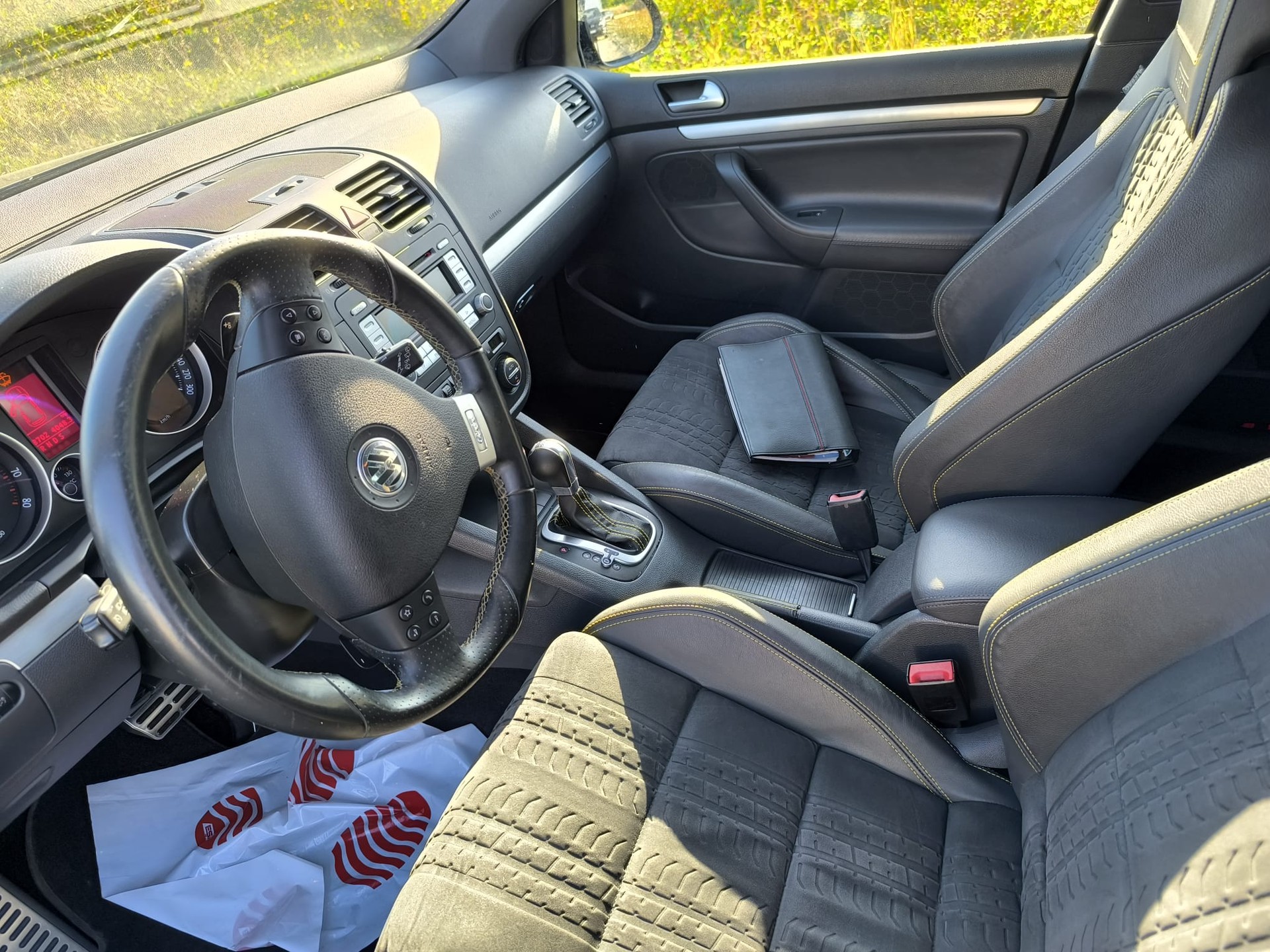 VW Golf 2.0 TFSI GTI Pirelli DSG-image-7