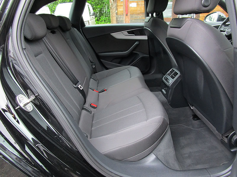 AUDI A4 Avant 40 TDI quattro S-tronic-image-7