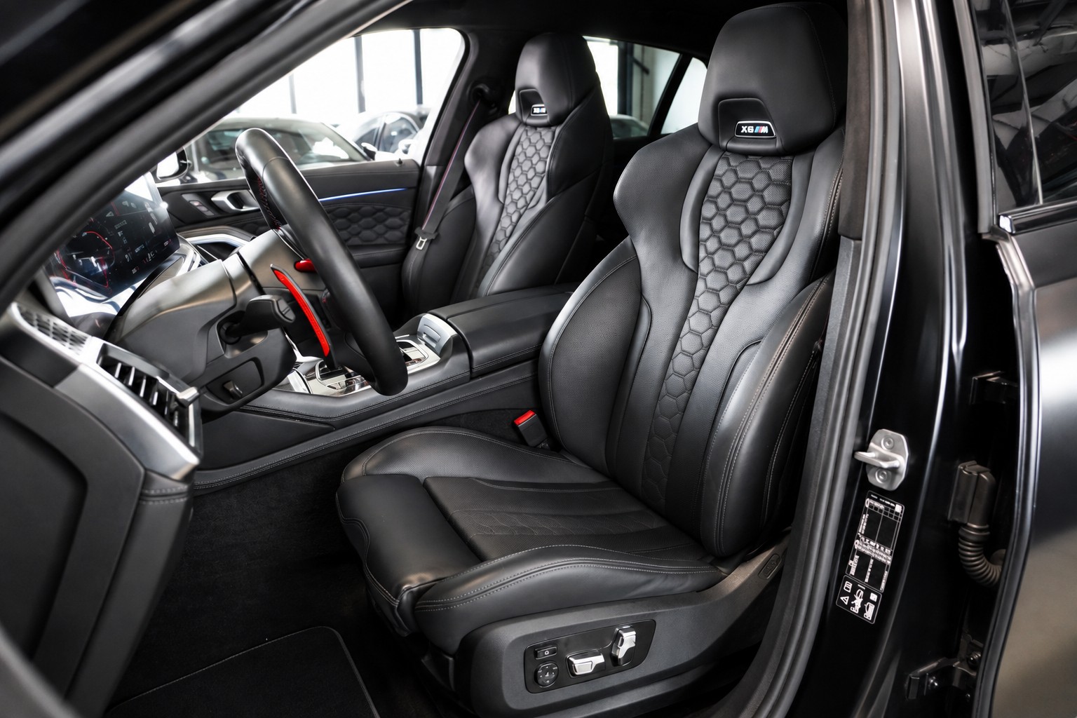 BMW X6M Steptronic M Competition // SONDERLACKIERUNG FROZEN BLACK // AHK //-image-9
